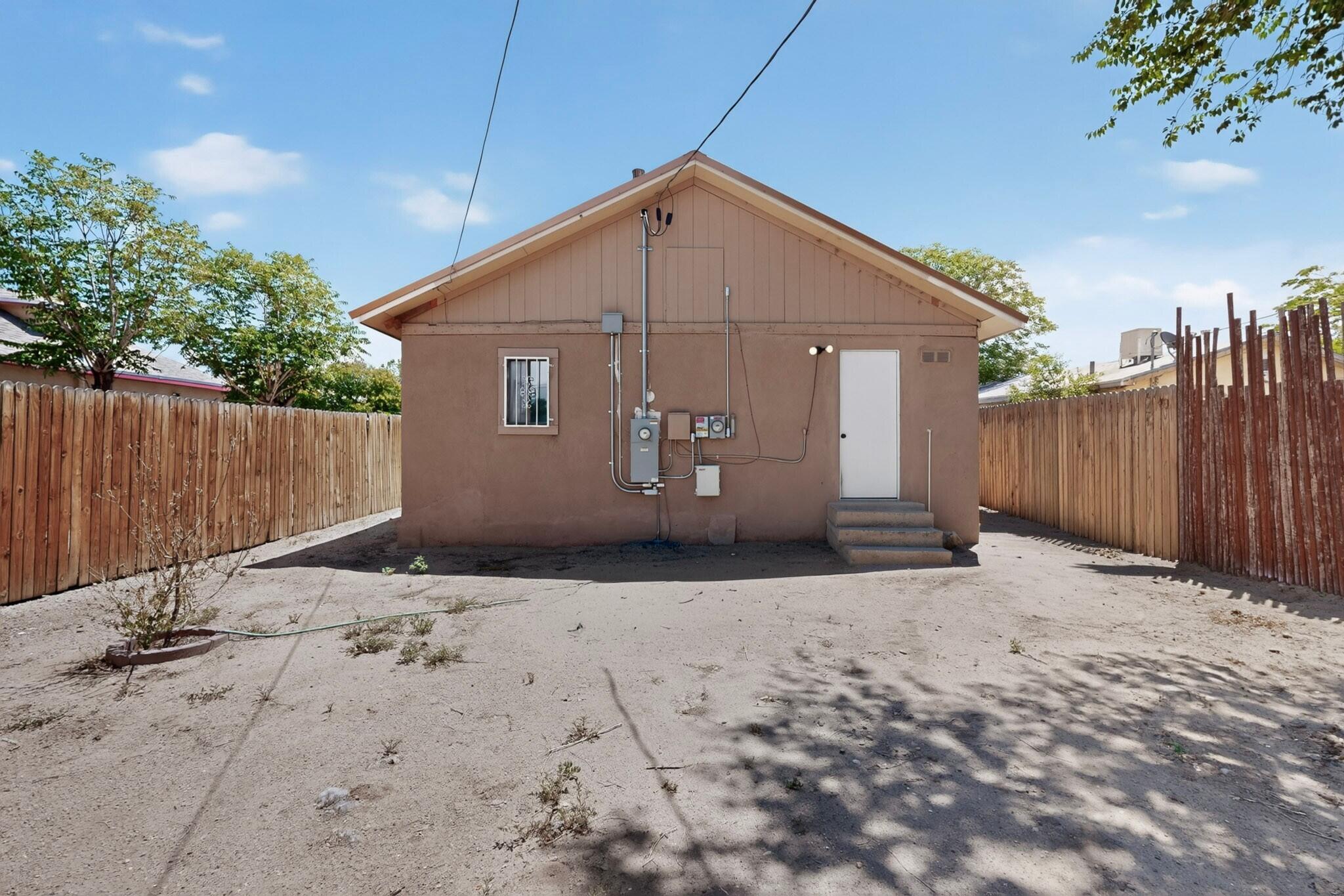 1835 Broadway Boulevard SE