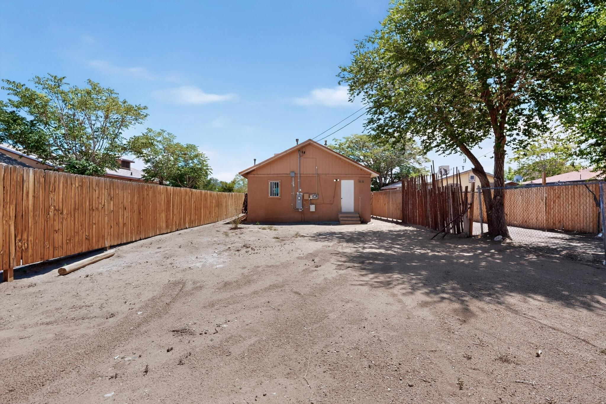 1835 Broadway Boulevard SE