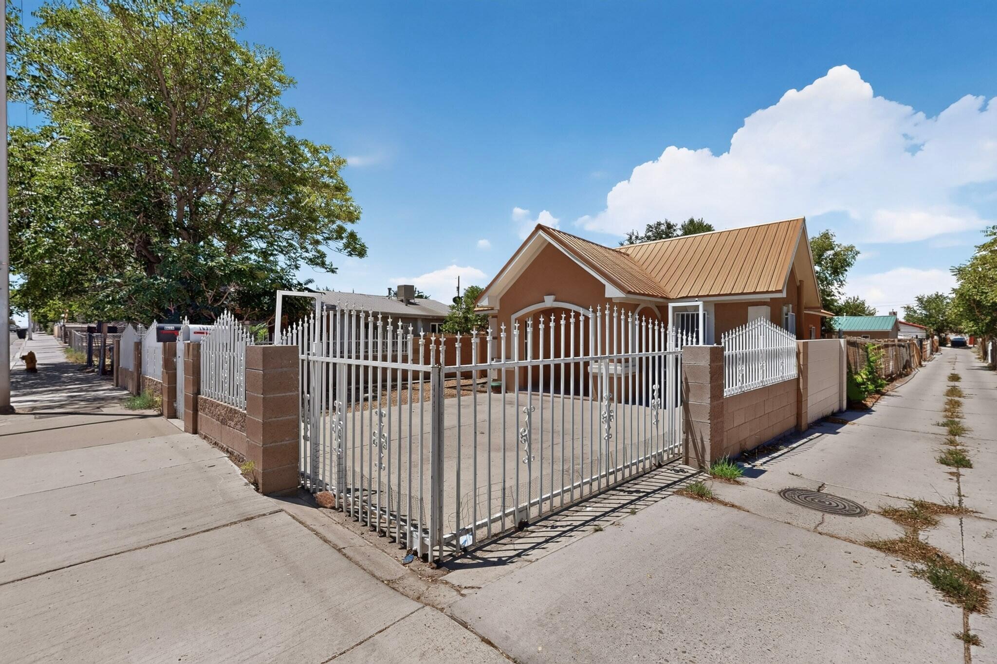 1835 Broadway Boulevard SE