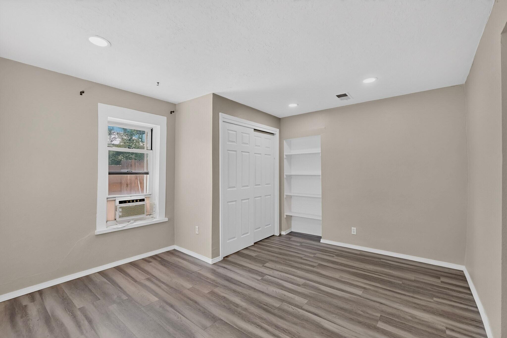 1835 Broadway Boulevard SE