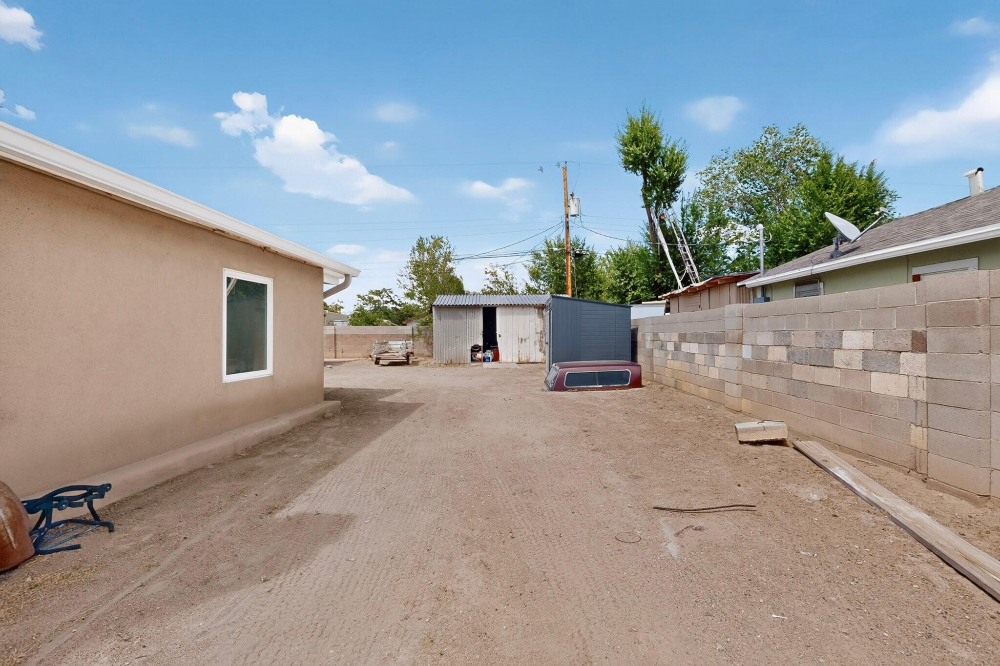 823 San Lorenzo Avenue NW