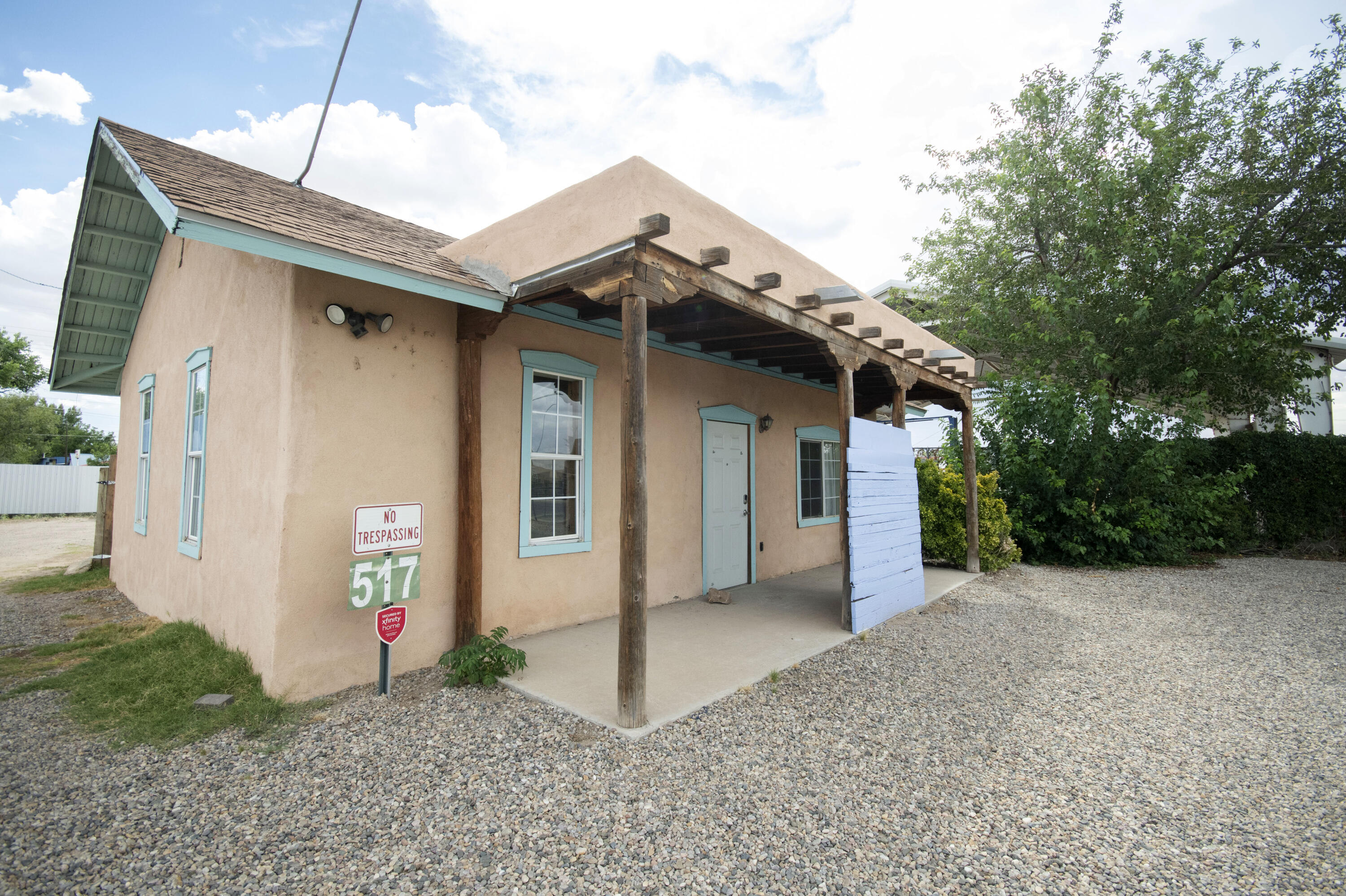 517 E Reinken Avenue