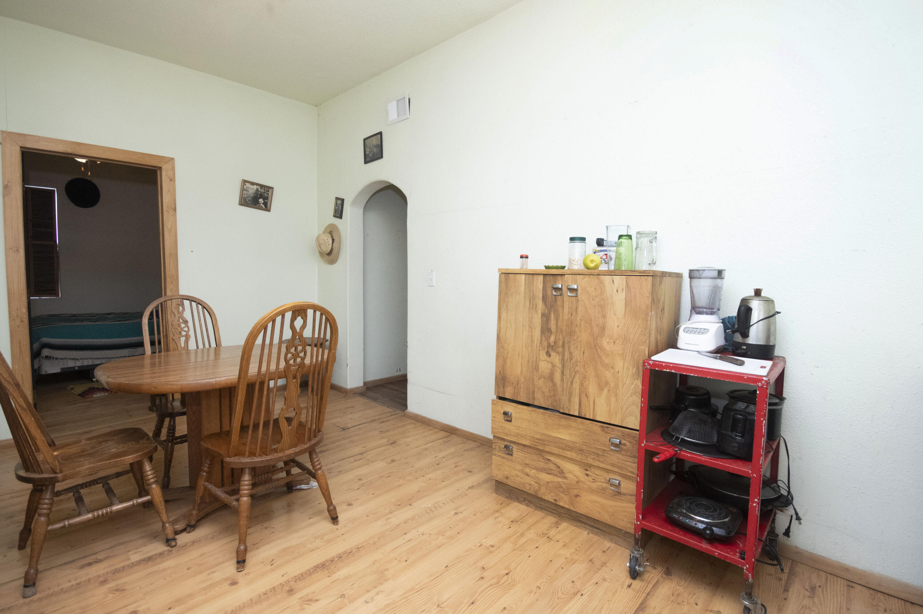 517 E Reinken Avenue
