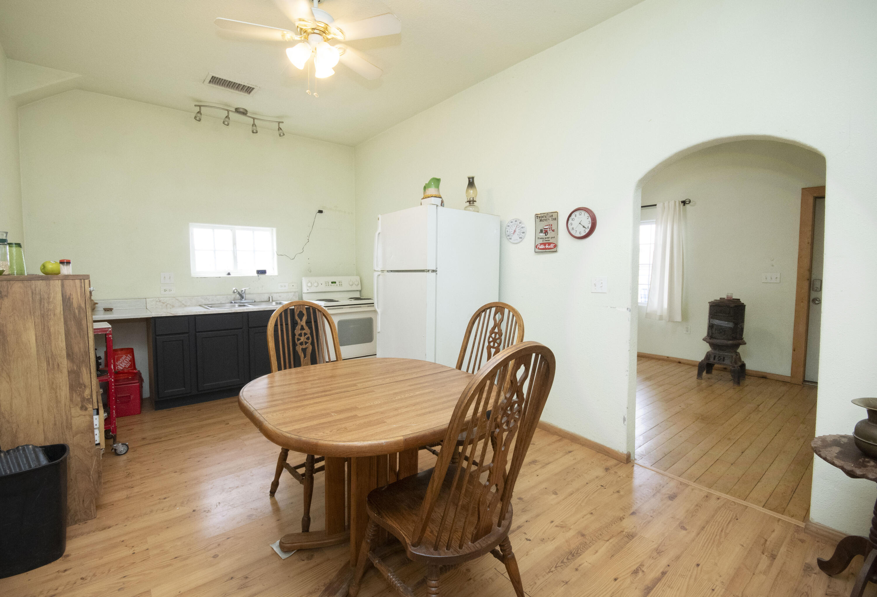 517 E Reinken Avenue