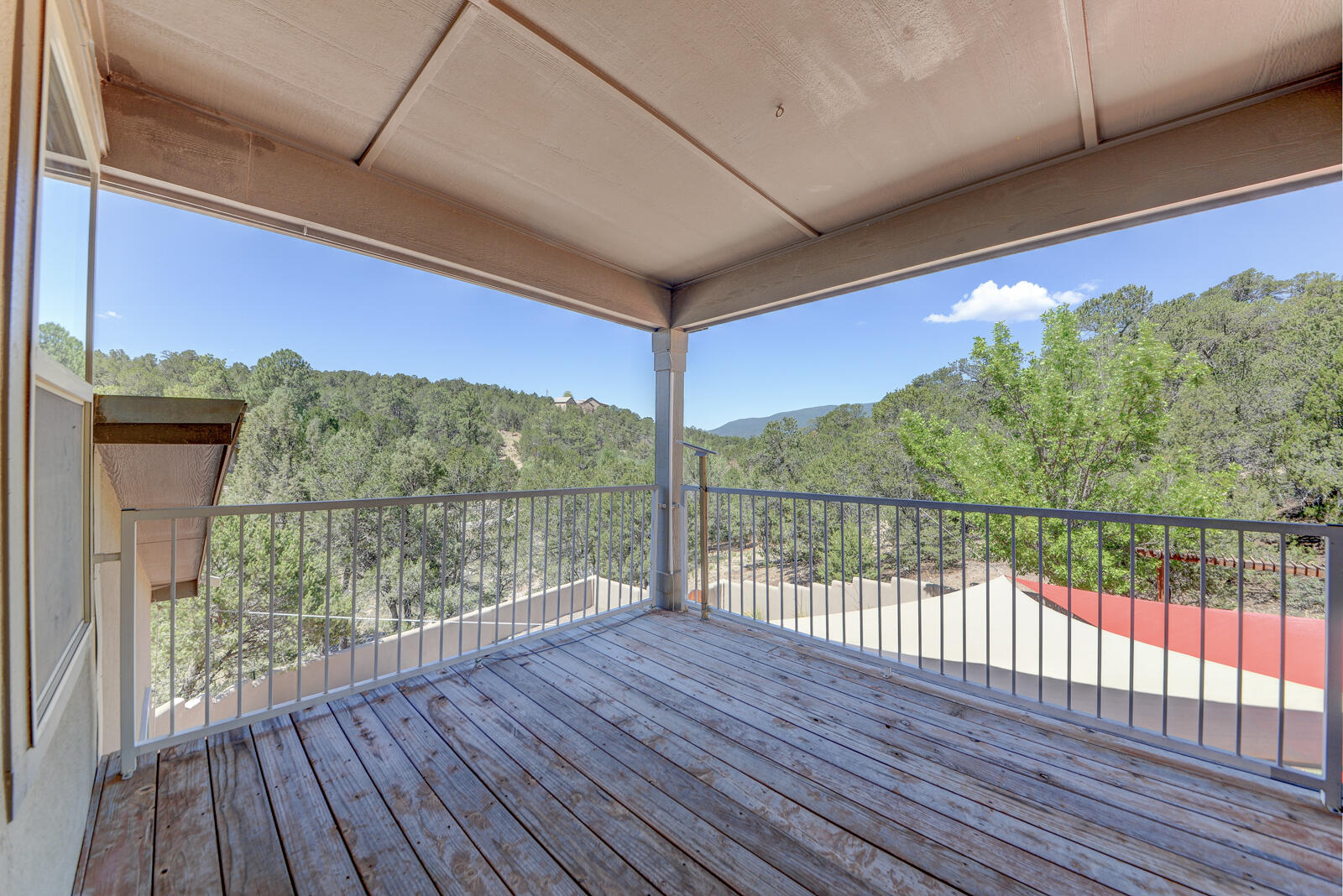 27 Forest Road