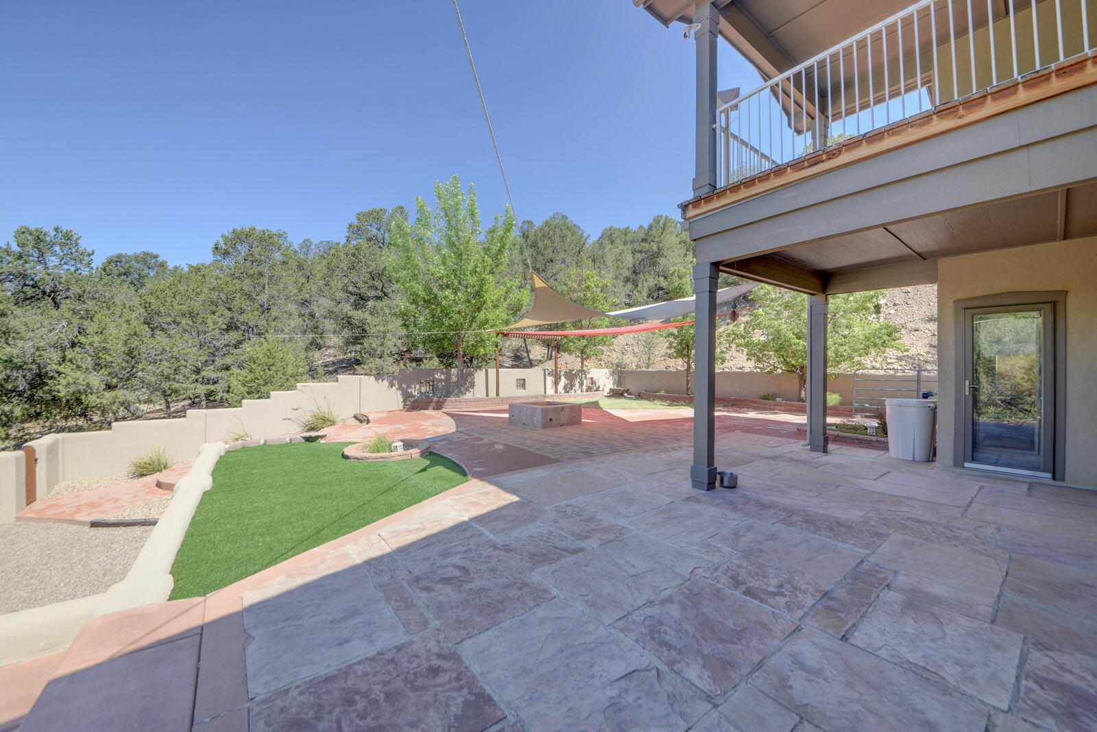 27 Forest Road