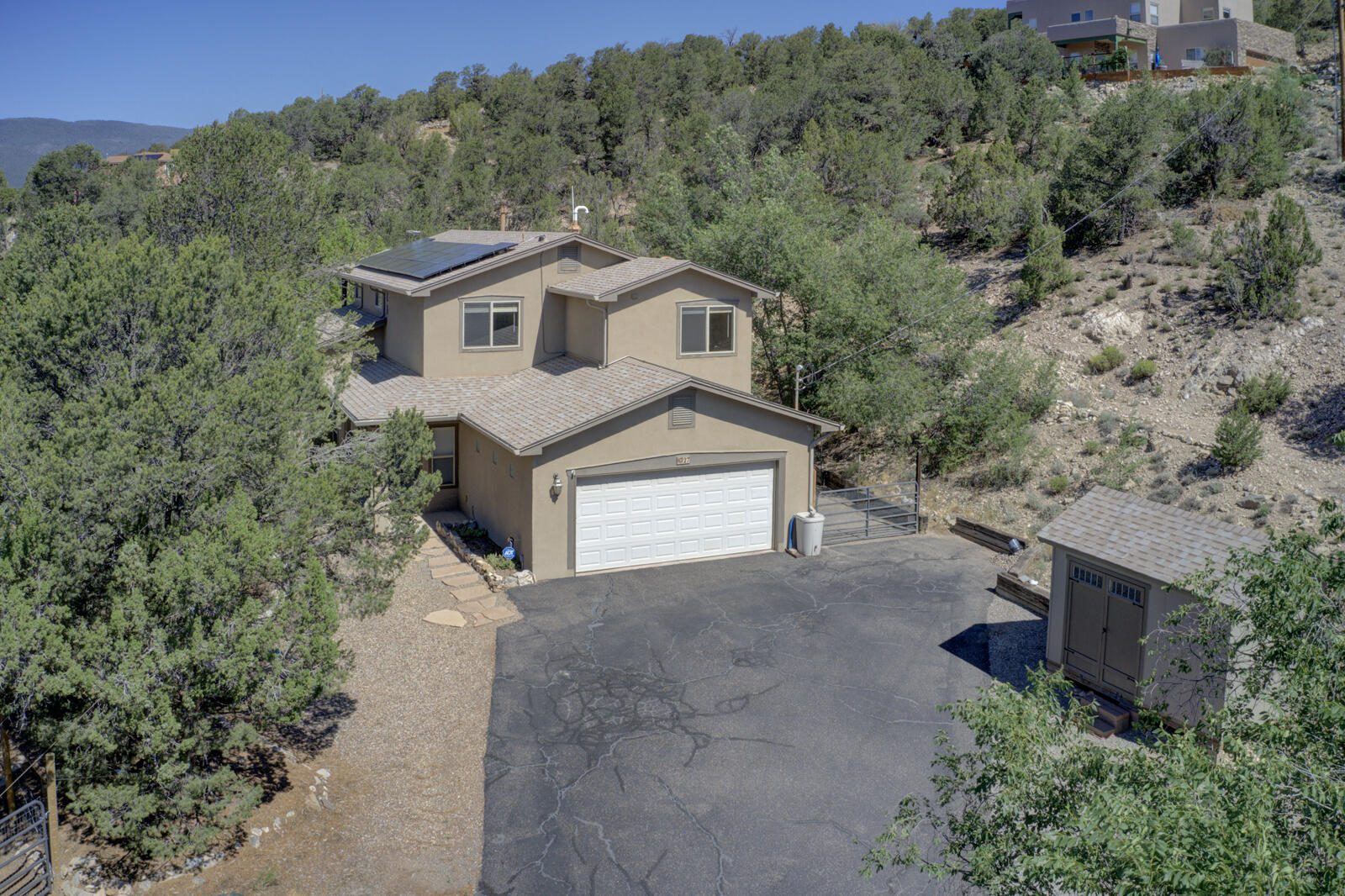 27 Forest Road
