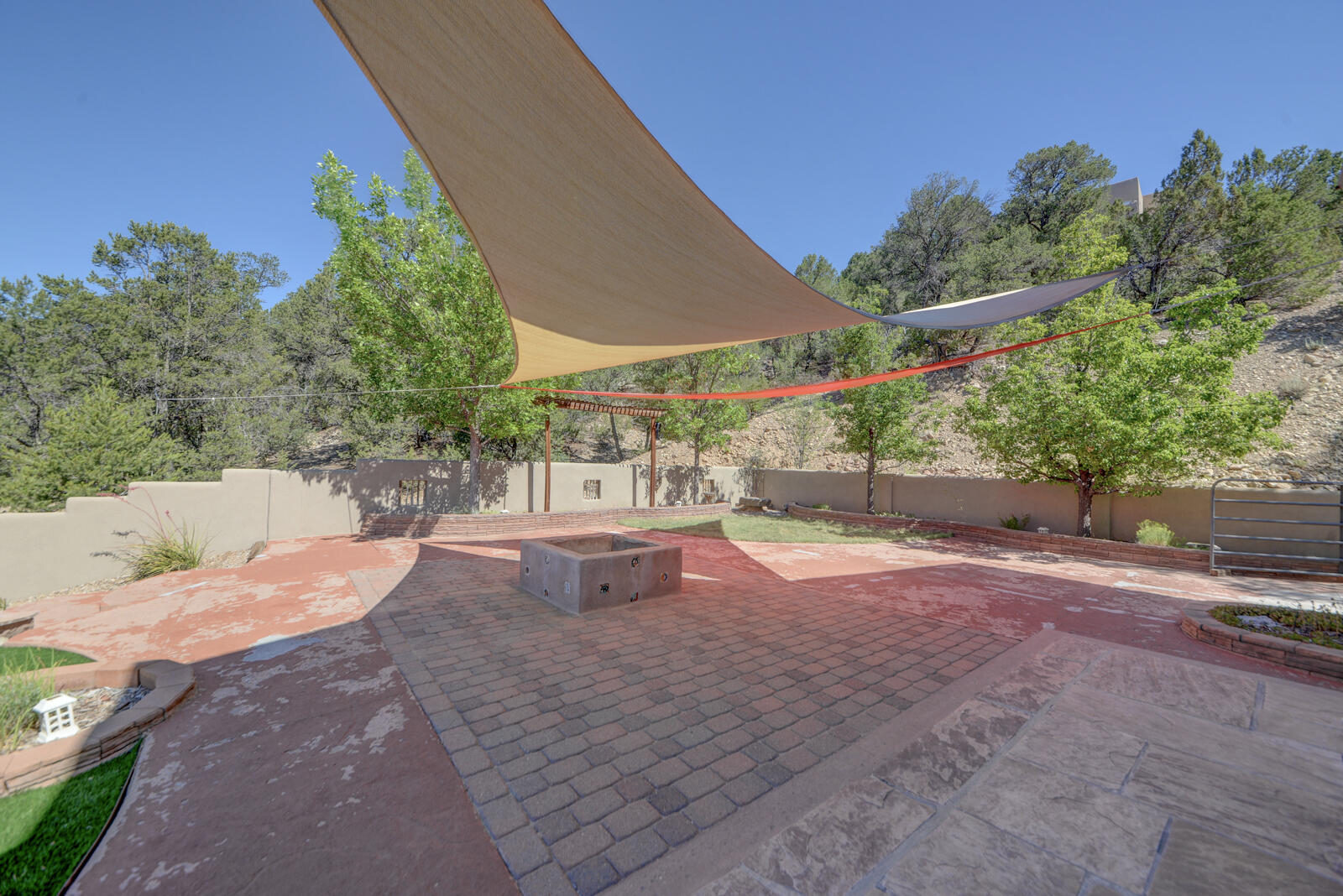 27 Forest Road
