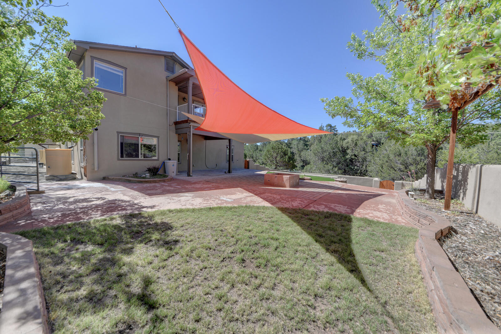 27 Forest Road
