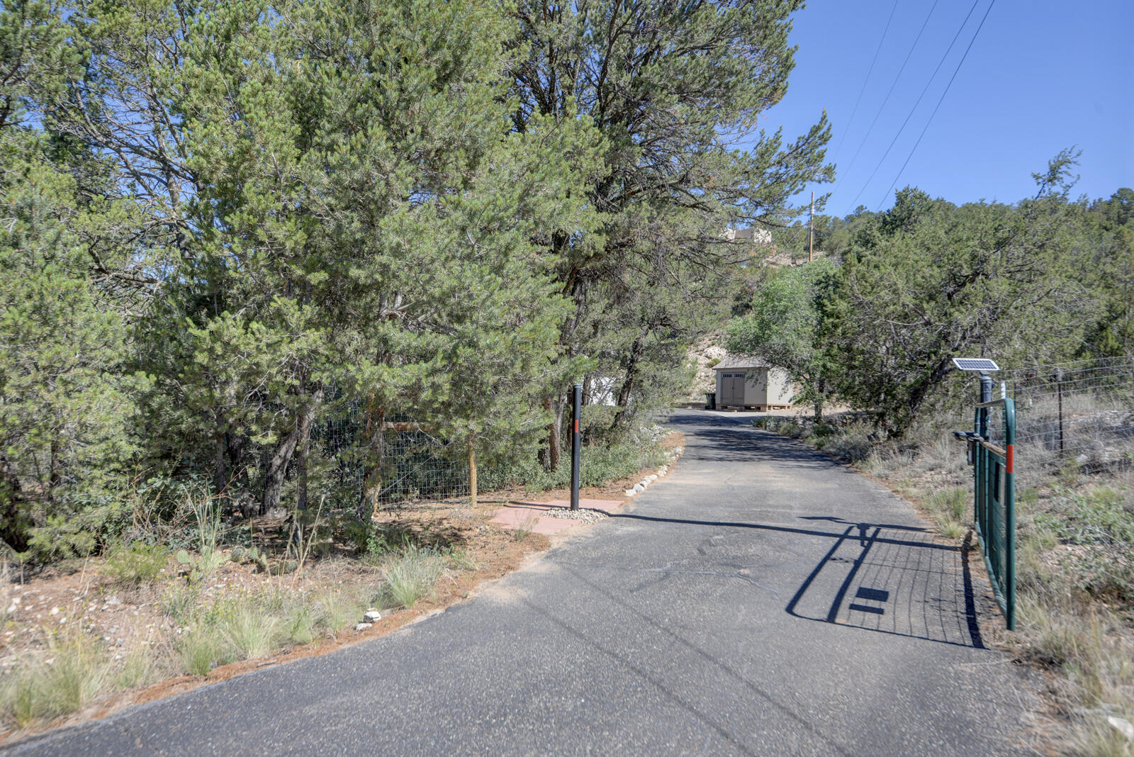 27 Forest Road