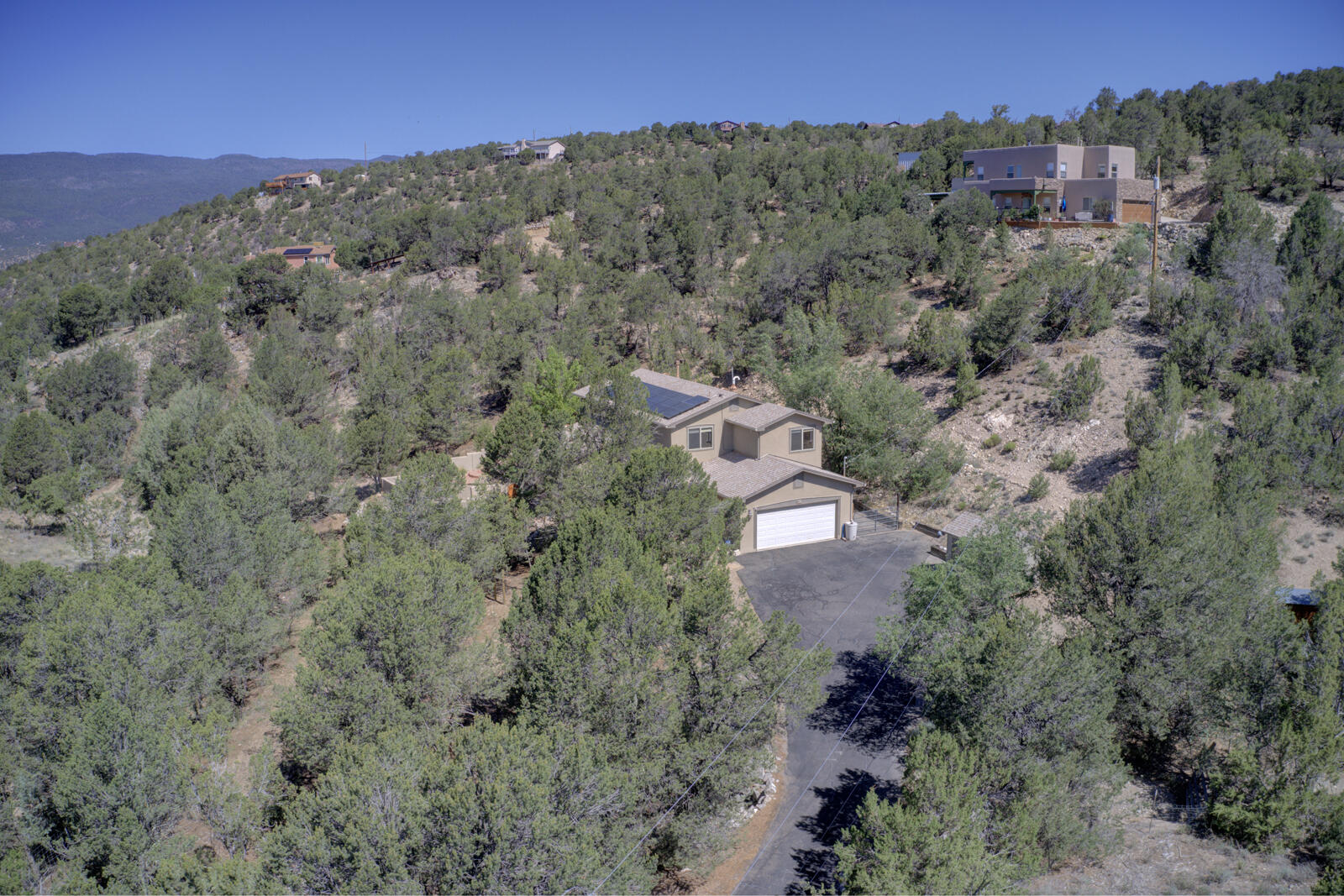 27 Forest Road