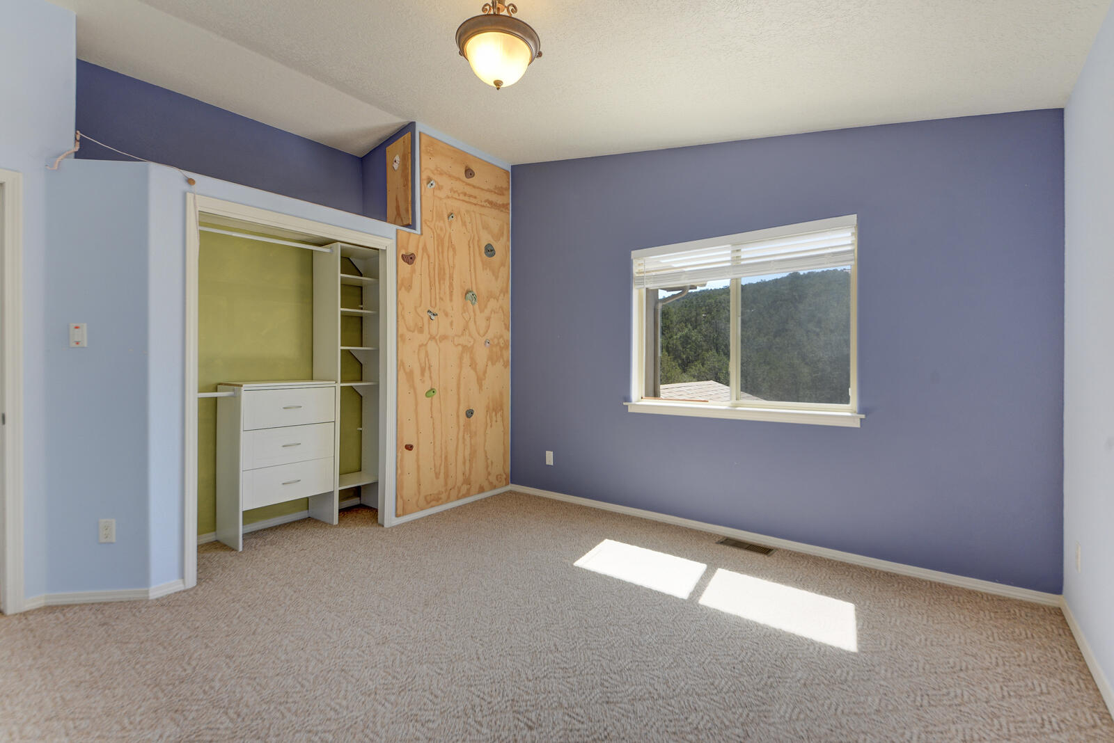 27 Forest Road