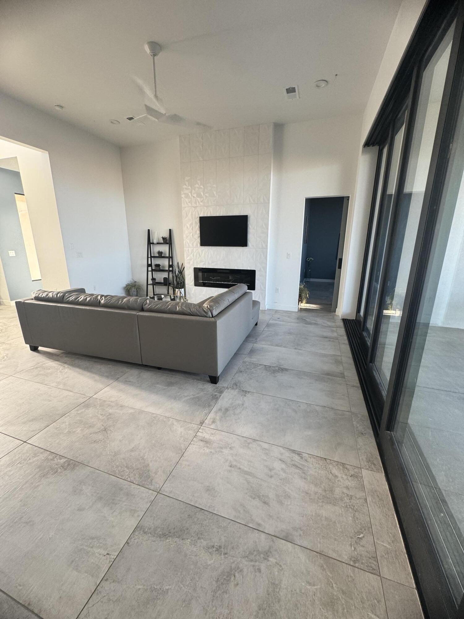 816 Villa Road SE