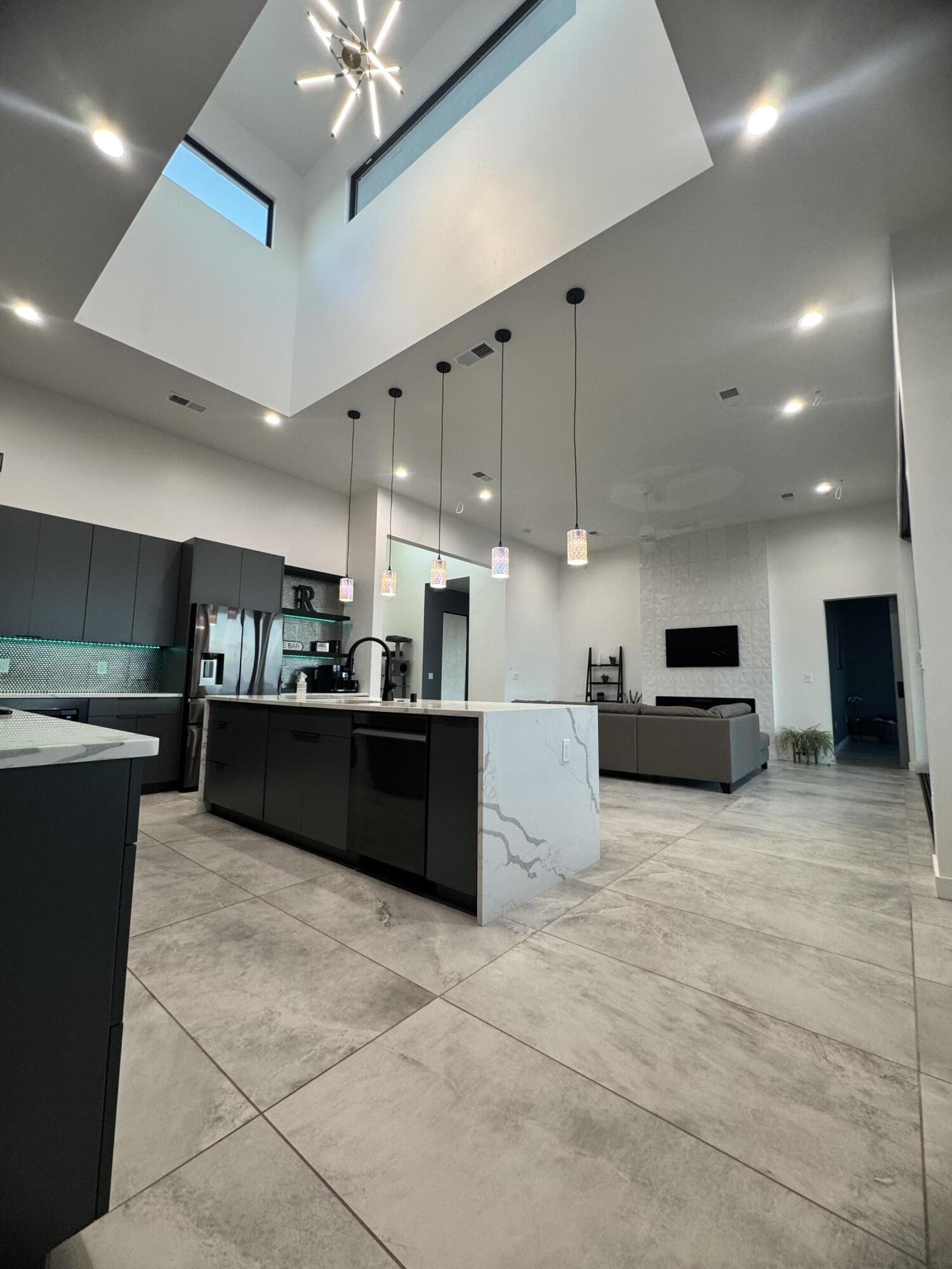 816 Villa Road SE