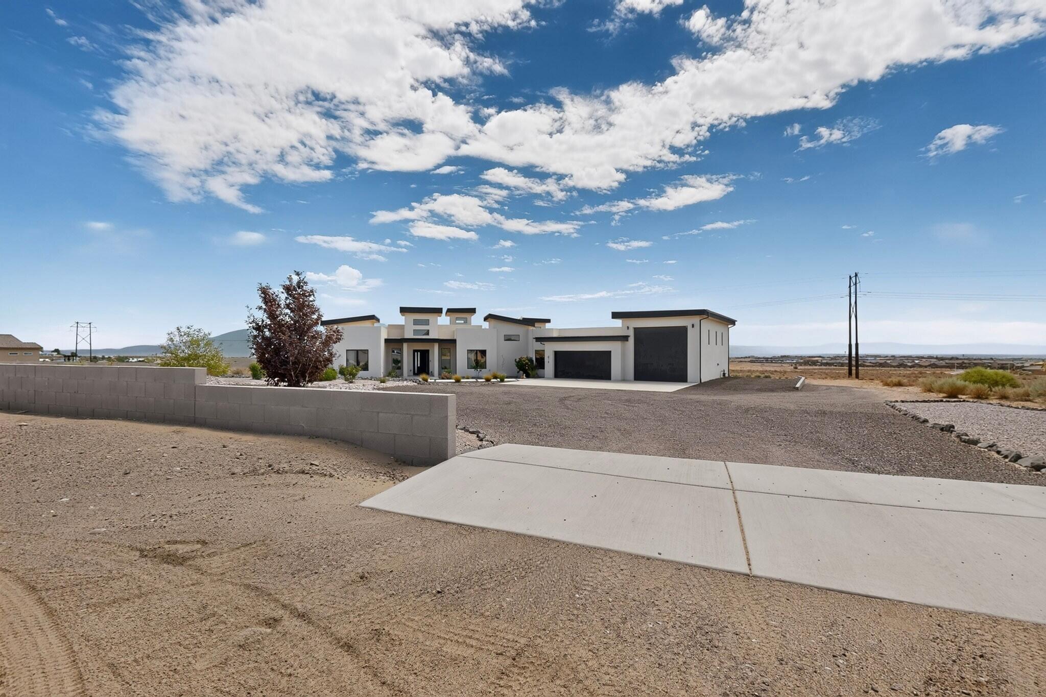 816 Villa Road SE