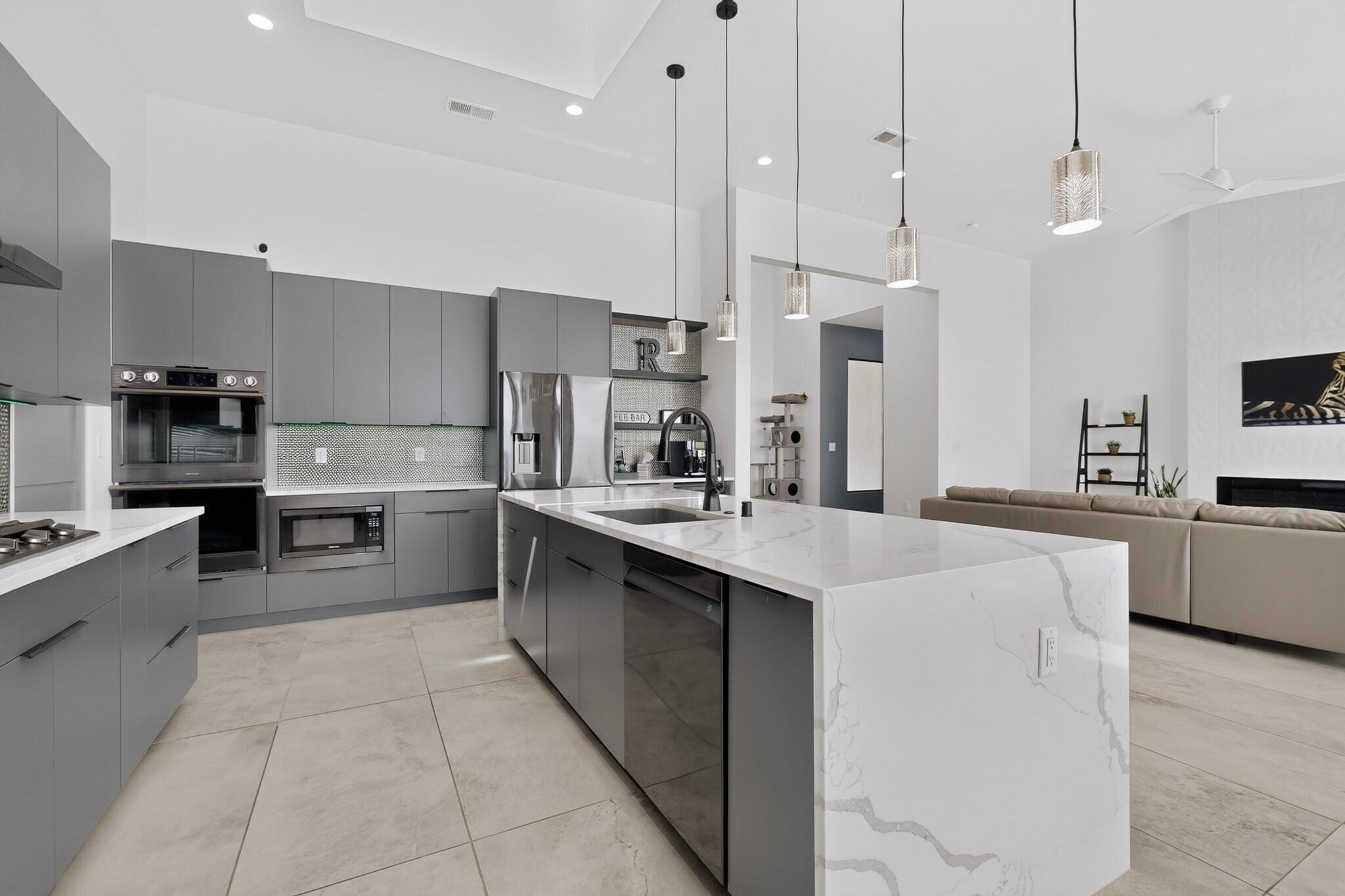 816 Villa Road SE
