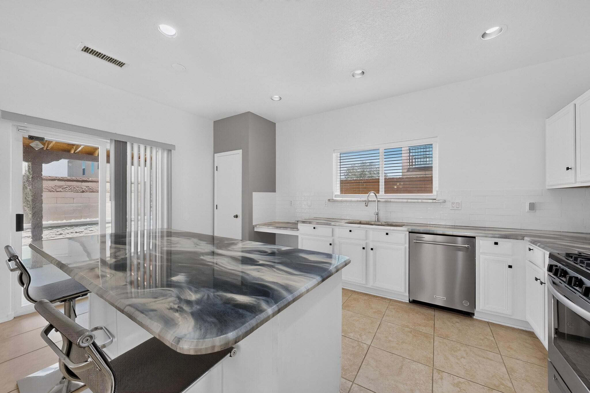 437 Luminoso Drive NW
