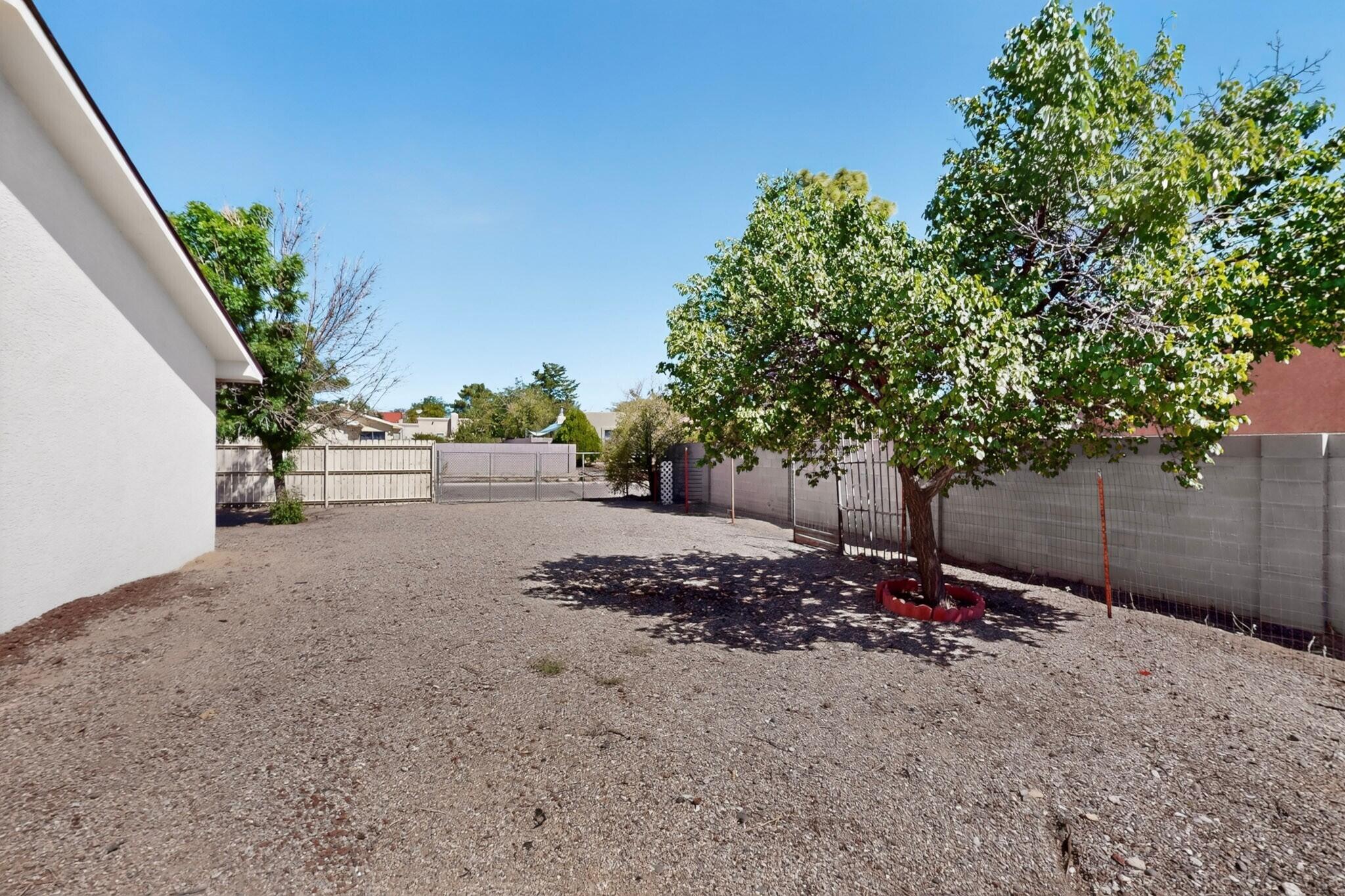 900 Peach Tree Road SE
