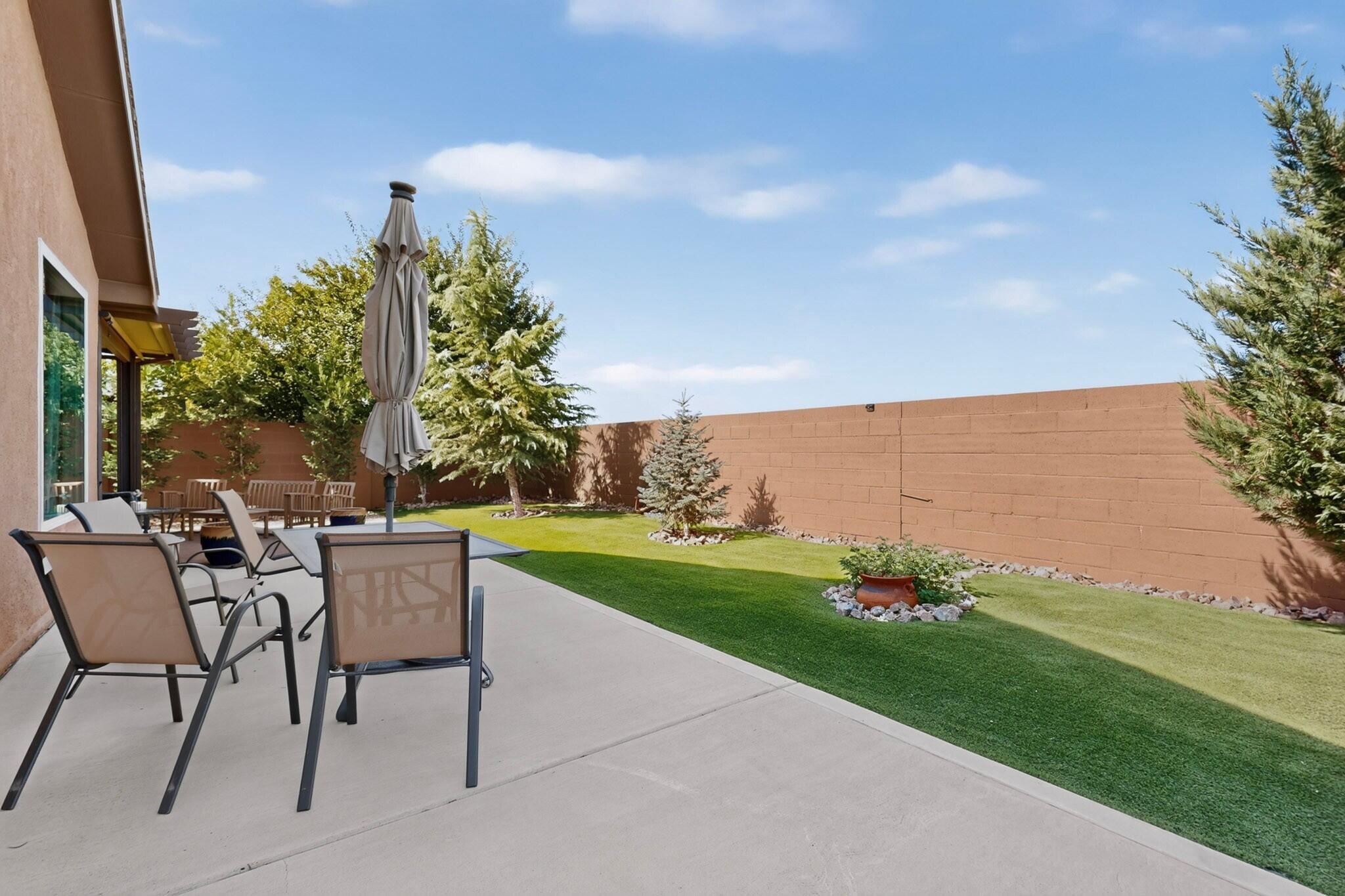 10215 Ventana Oeste Drive NW