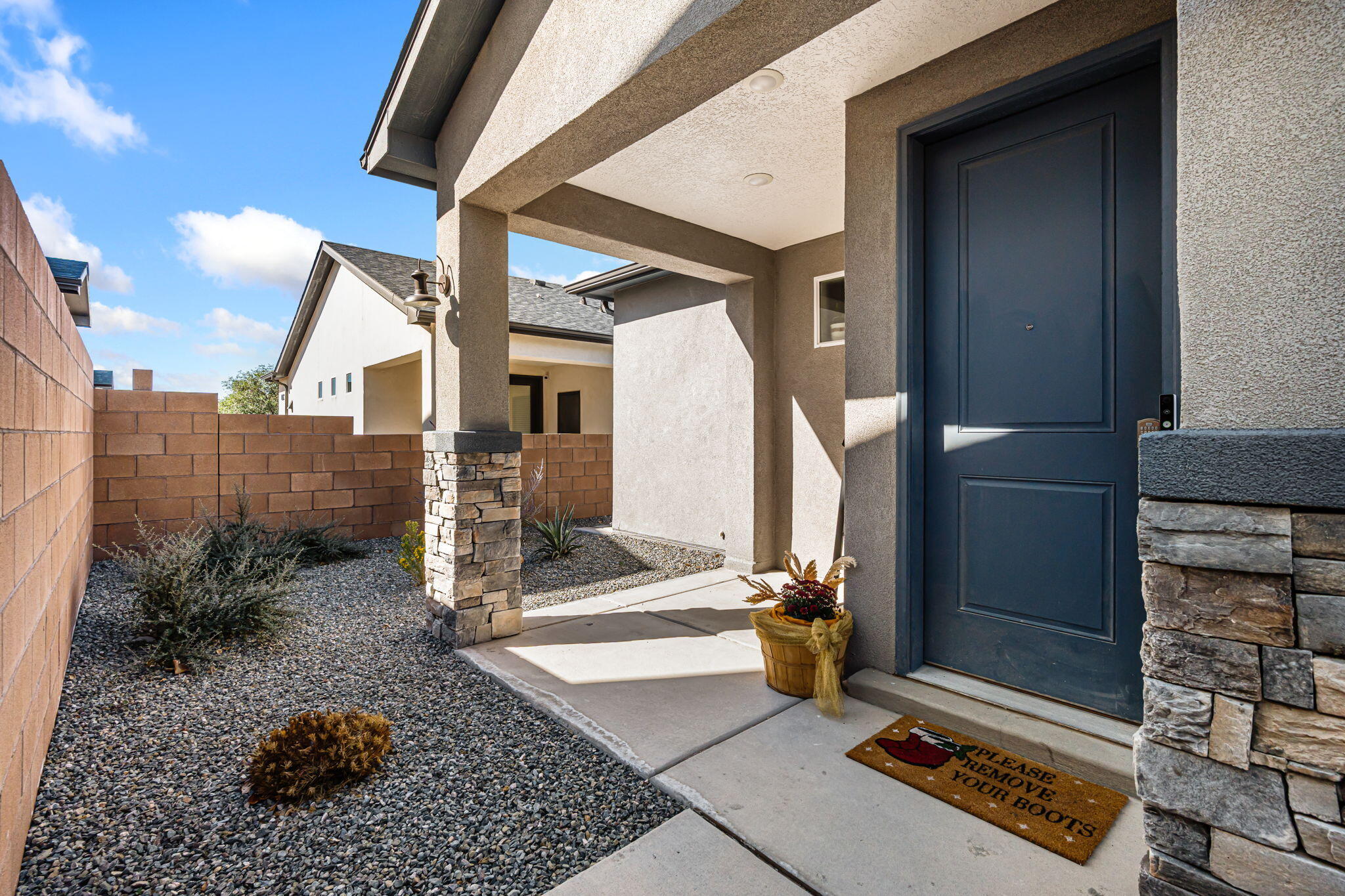 396 Pecos Loop SE