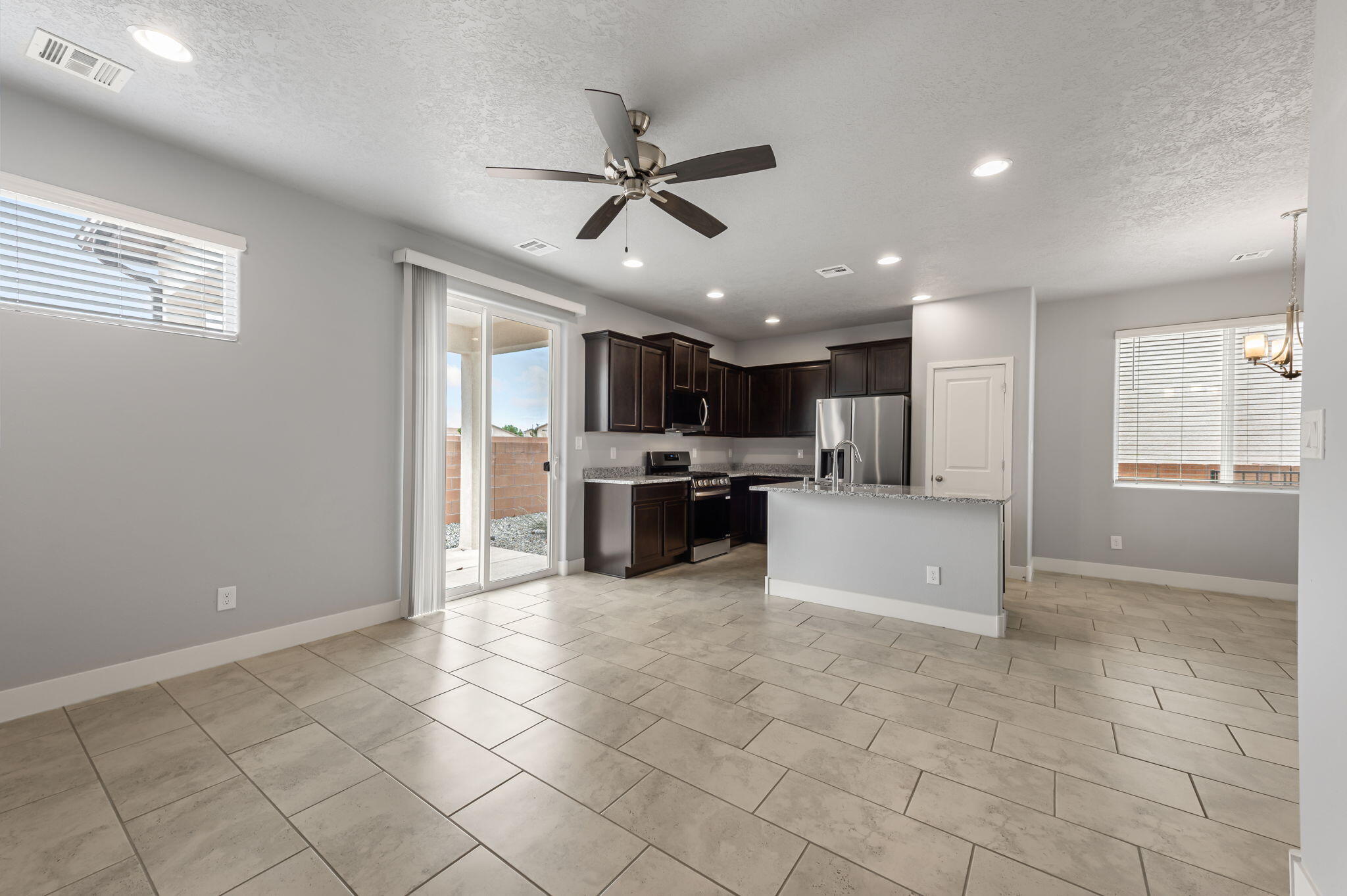 396 Pecos Loop SE