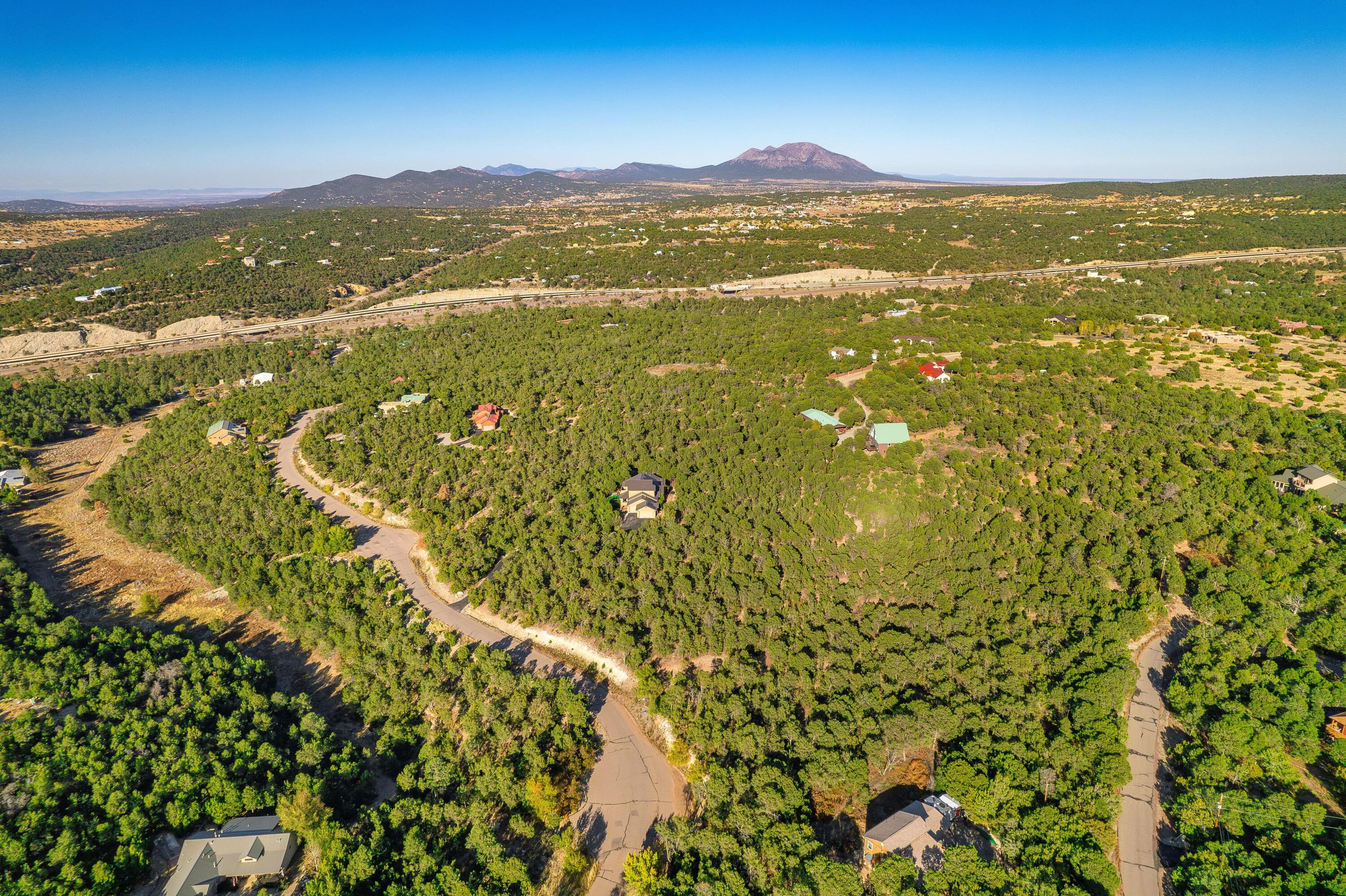 8 Tablazon Valley Drive
