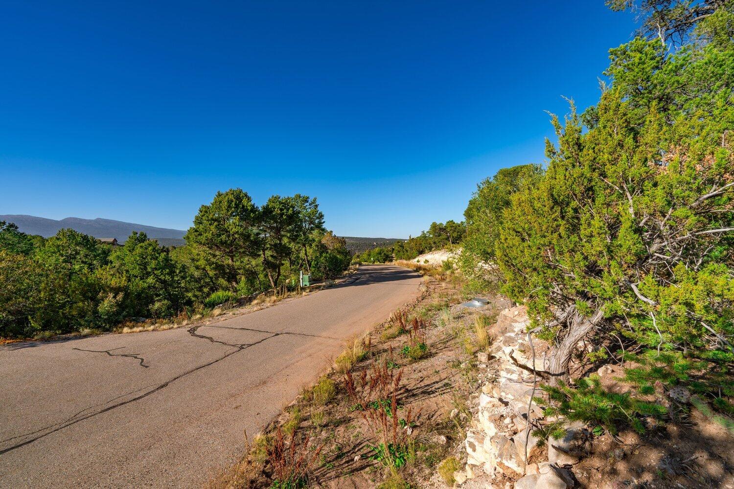 8 Tablazon Valley Drive