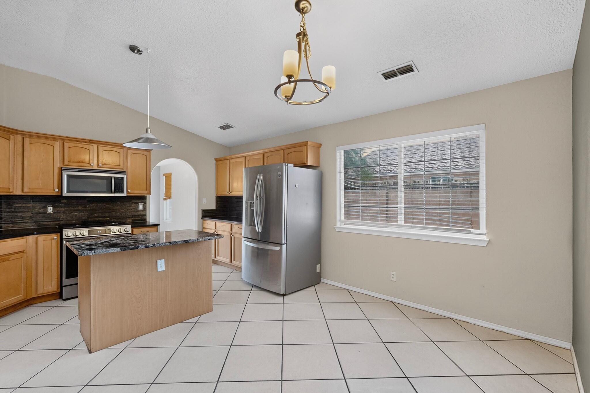 2417 Manzano Loop NE