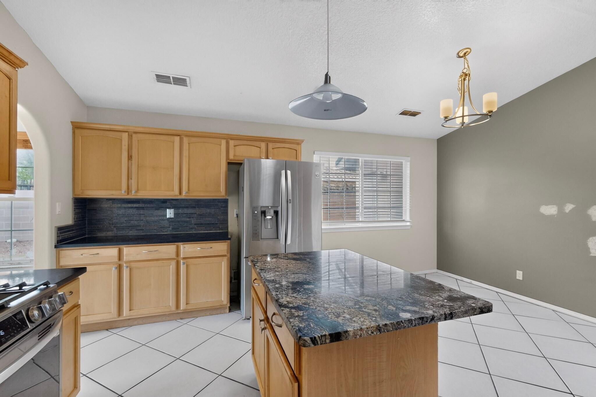 2417 Manzano Loop NE