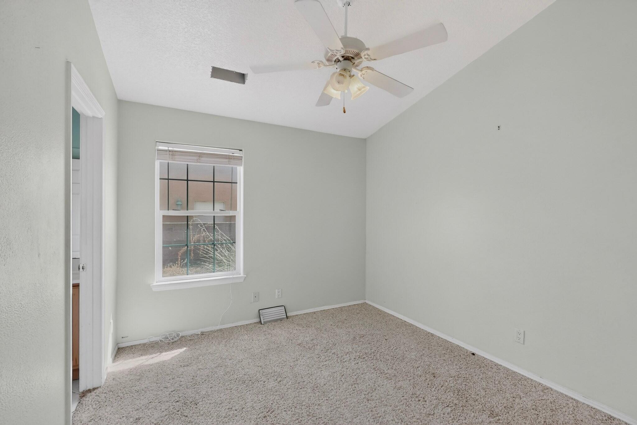 2417 Manzano Loop NE
