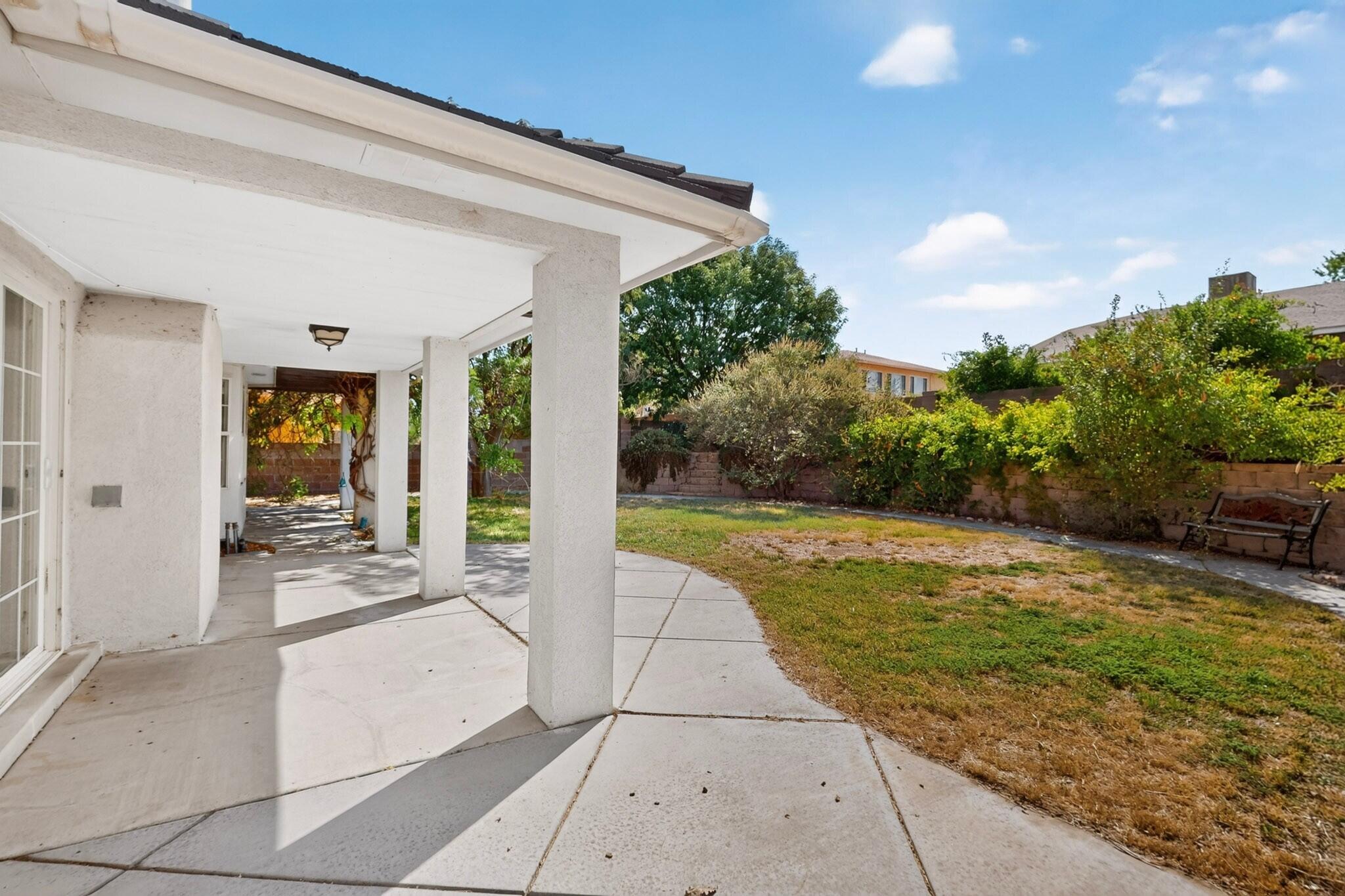 2417 Manzano Loop NE