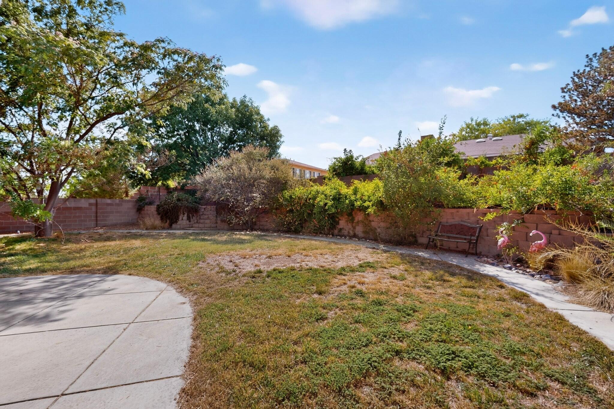 2417 Manzano Loop NE