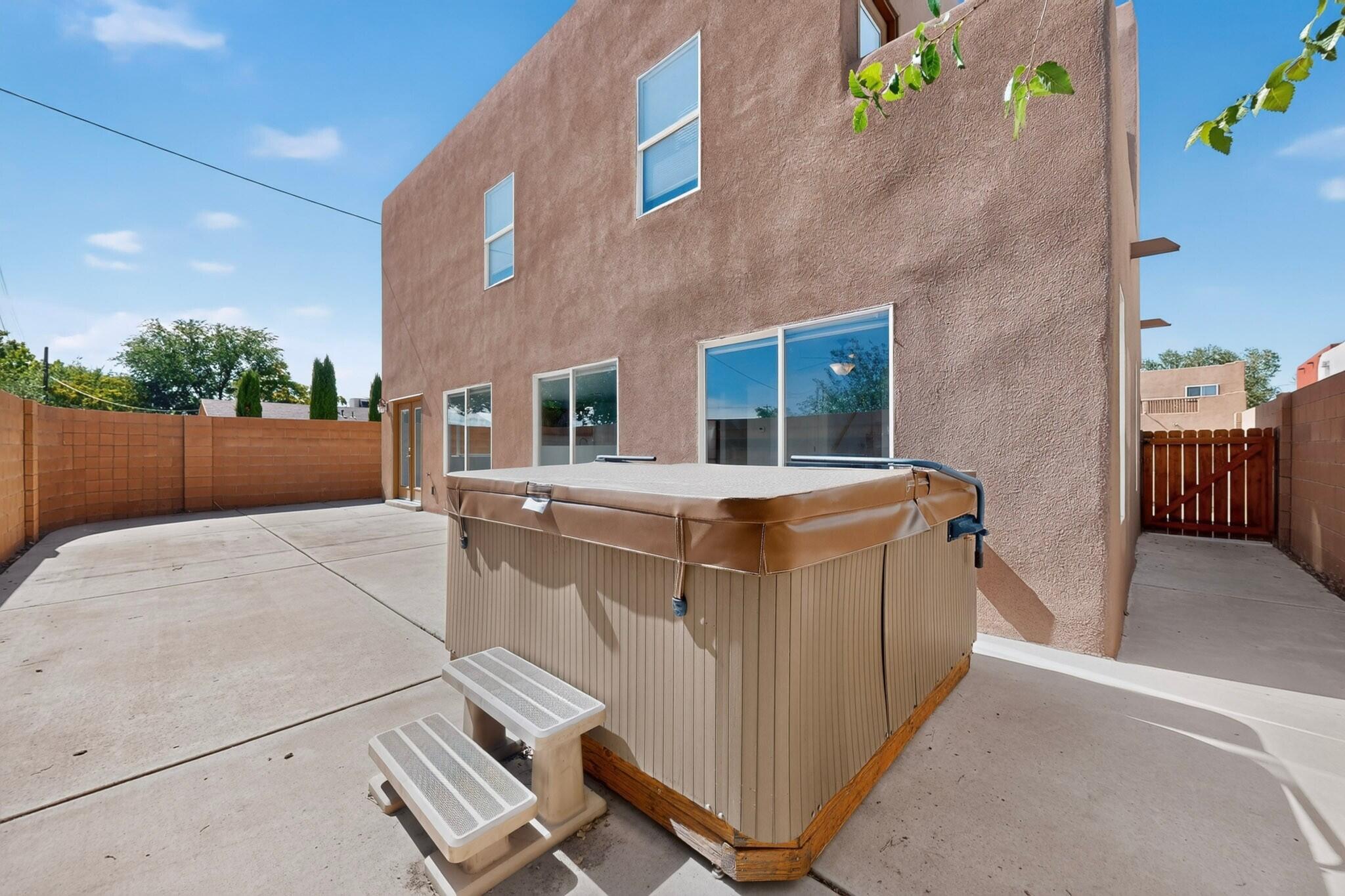 2104 San Venito Road NW