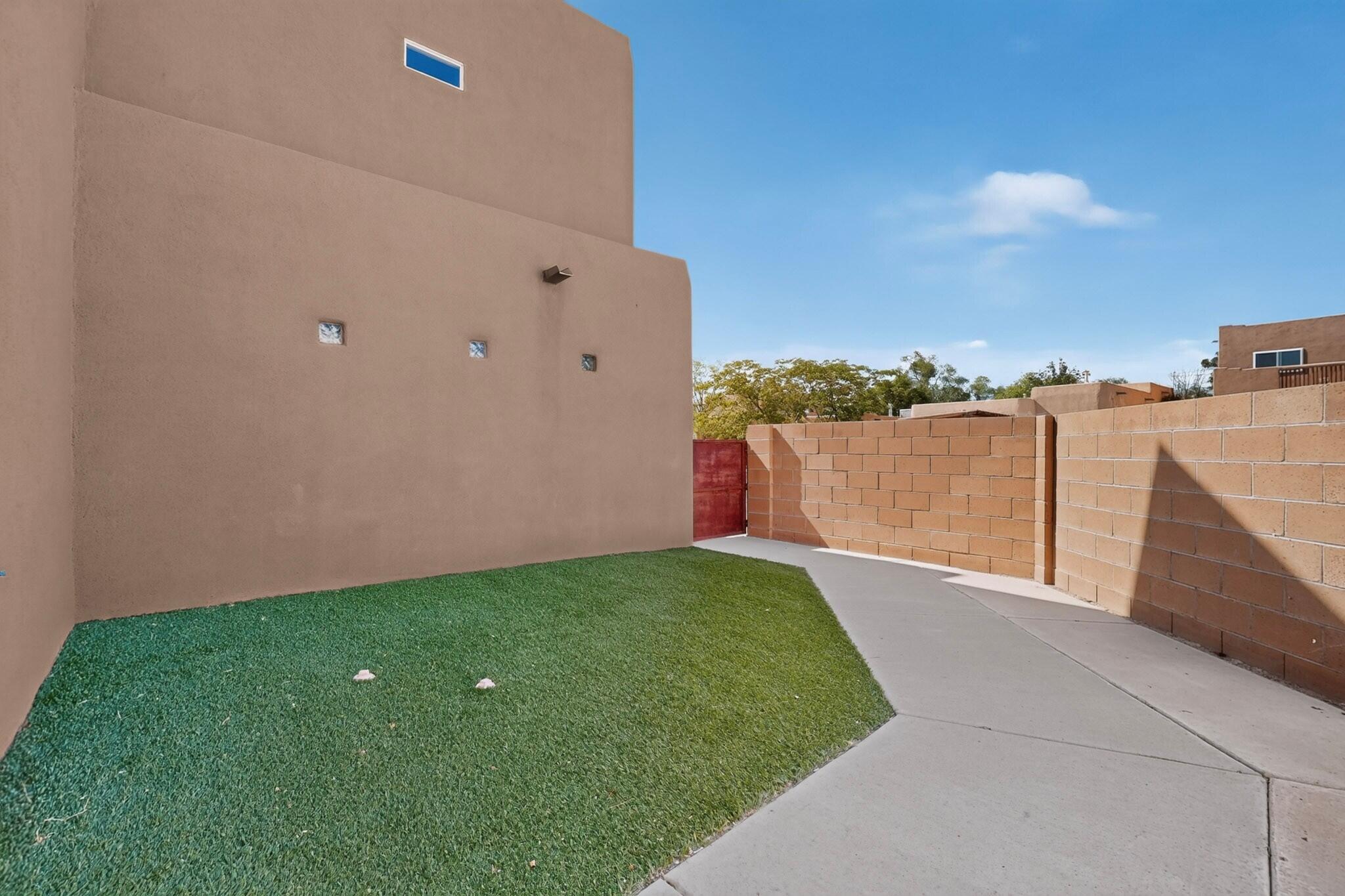2104 San Venito Road NW