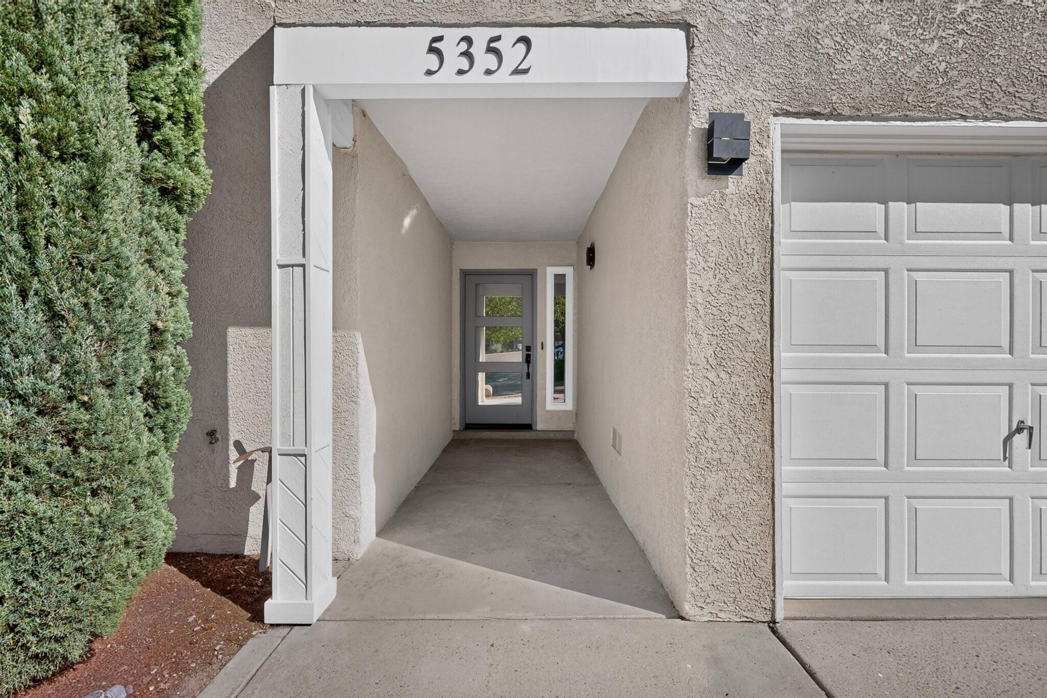 5352 Thomas Place NE