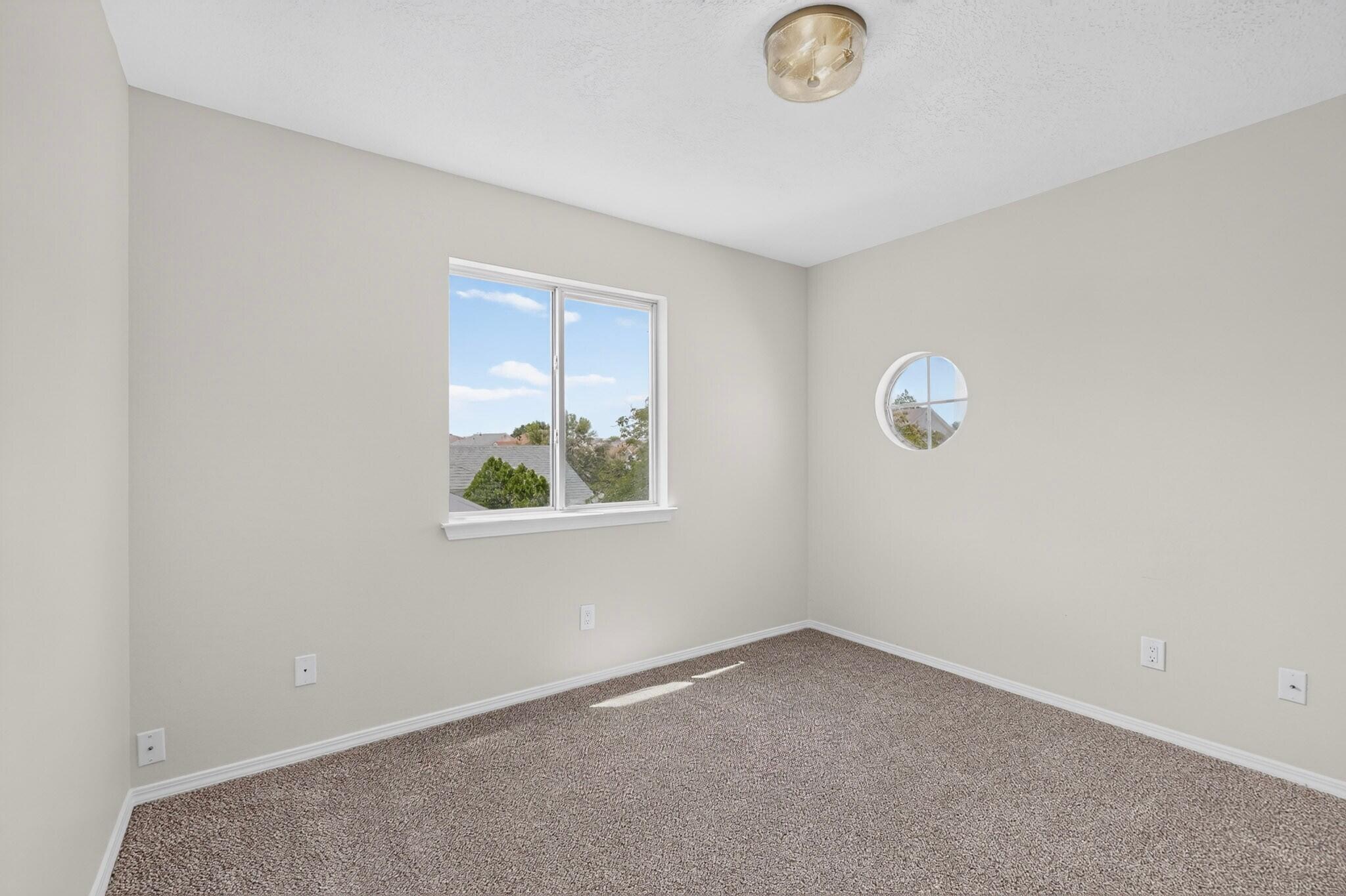 16 Cliffrose Trail