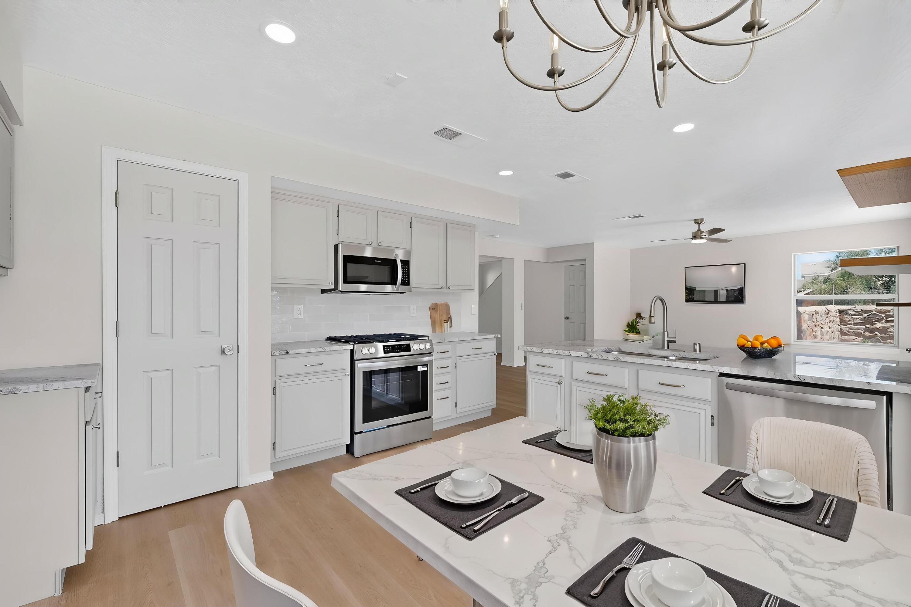 16 Cliffrose Trail