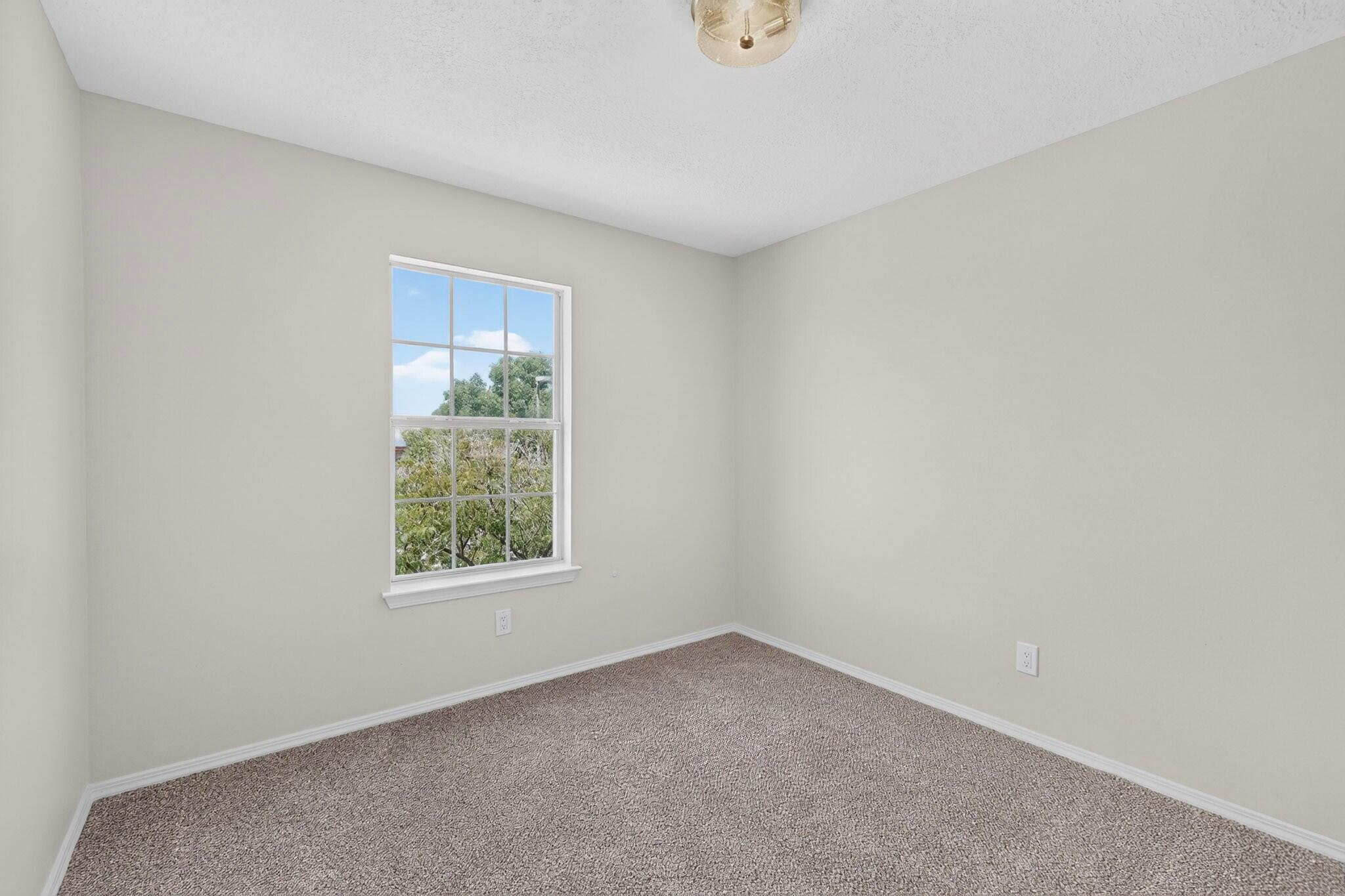 16 Cliffrose Trail