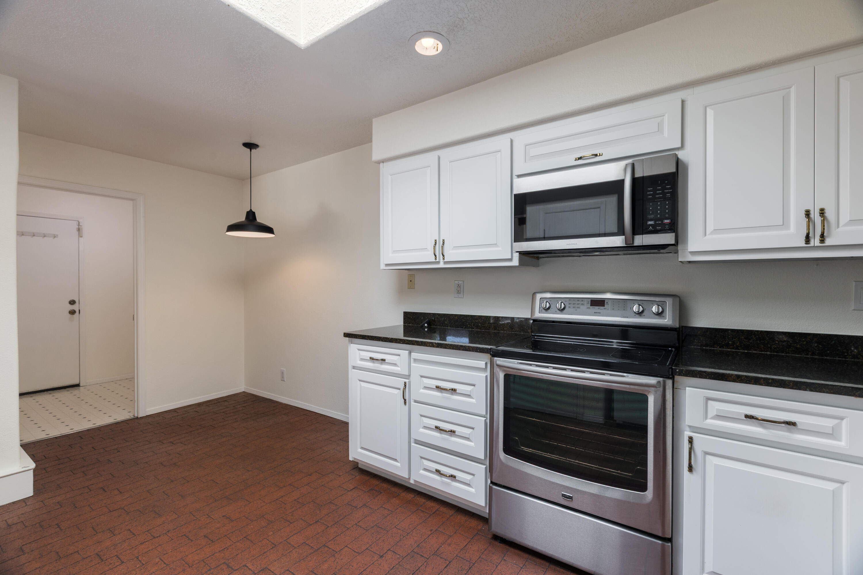 2404 Don Pedro NW