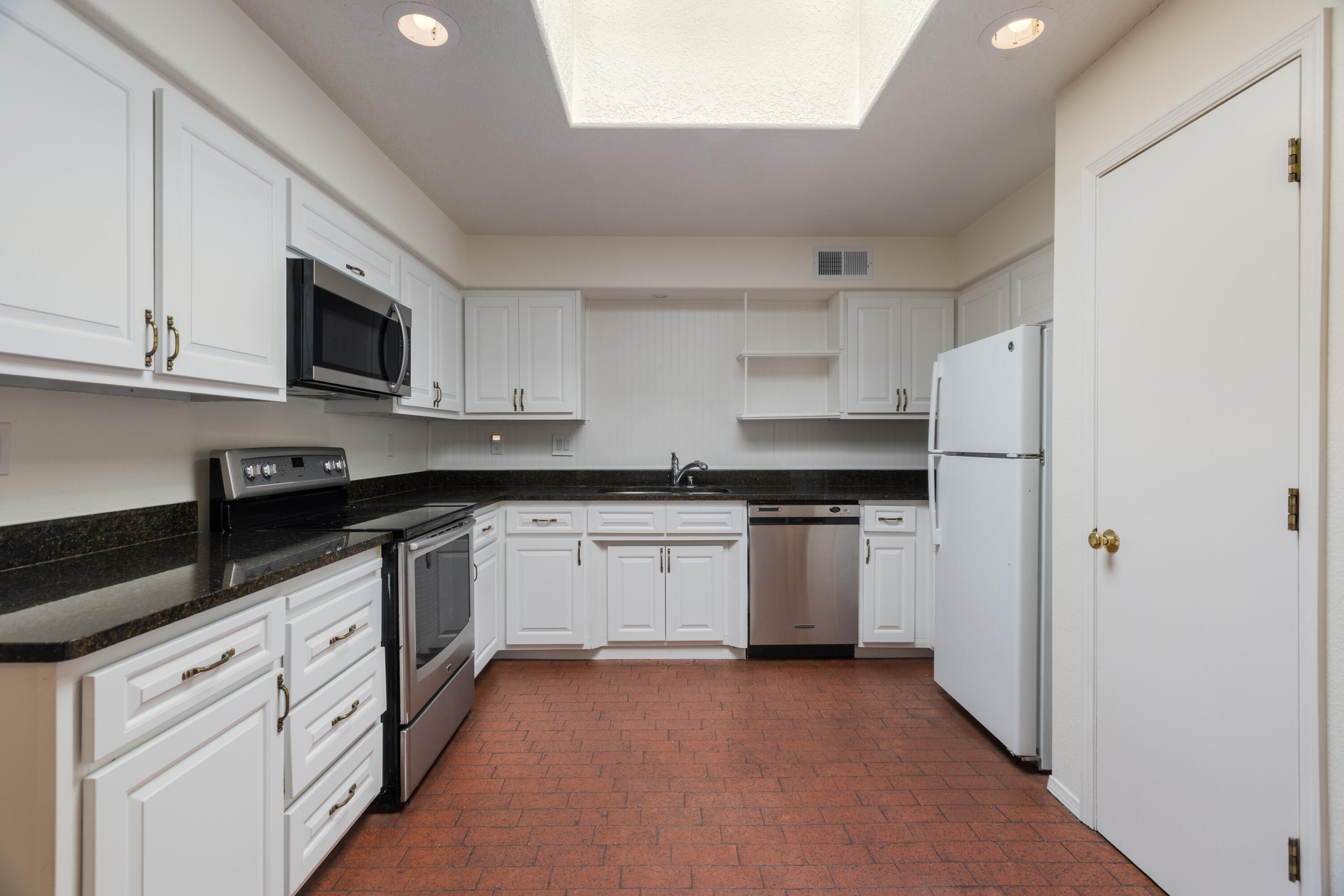 2404 Don Pedro NW