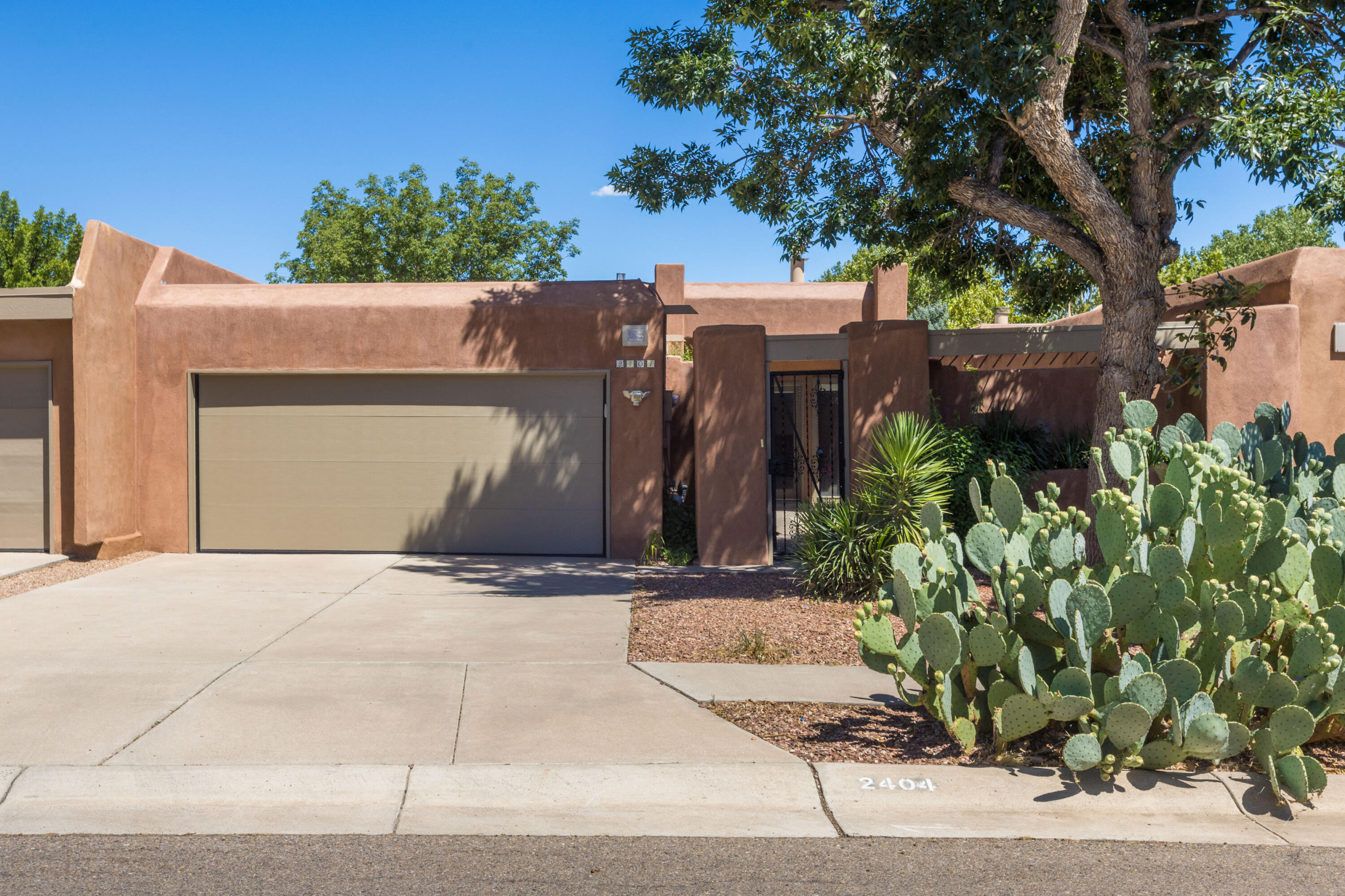 2404 Don Pedro NW