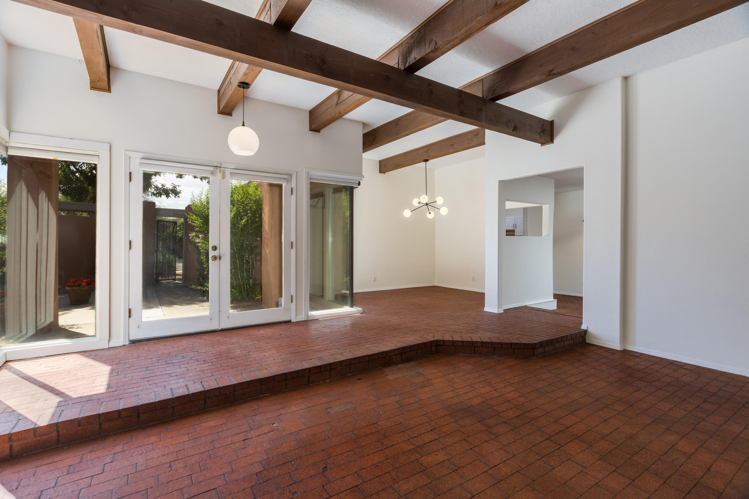 2404 Don Pedro NW