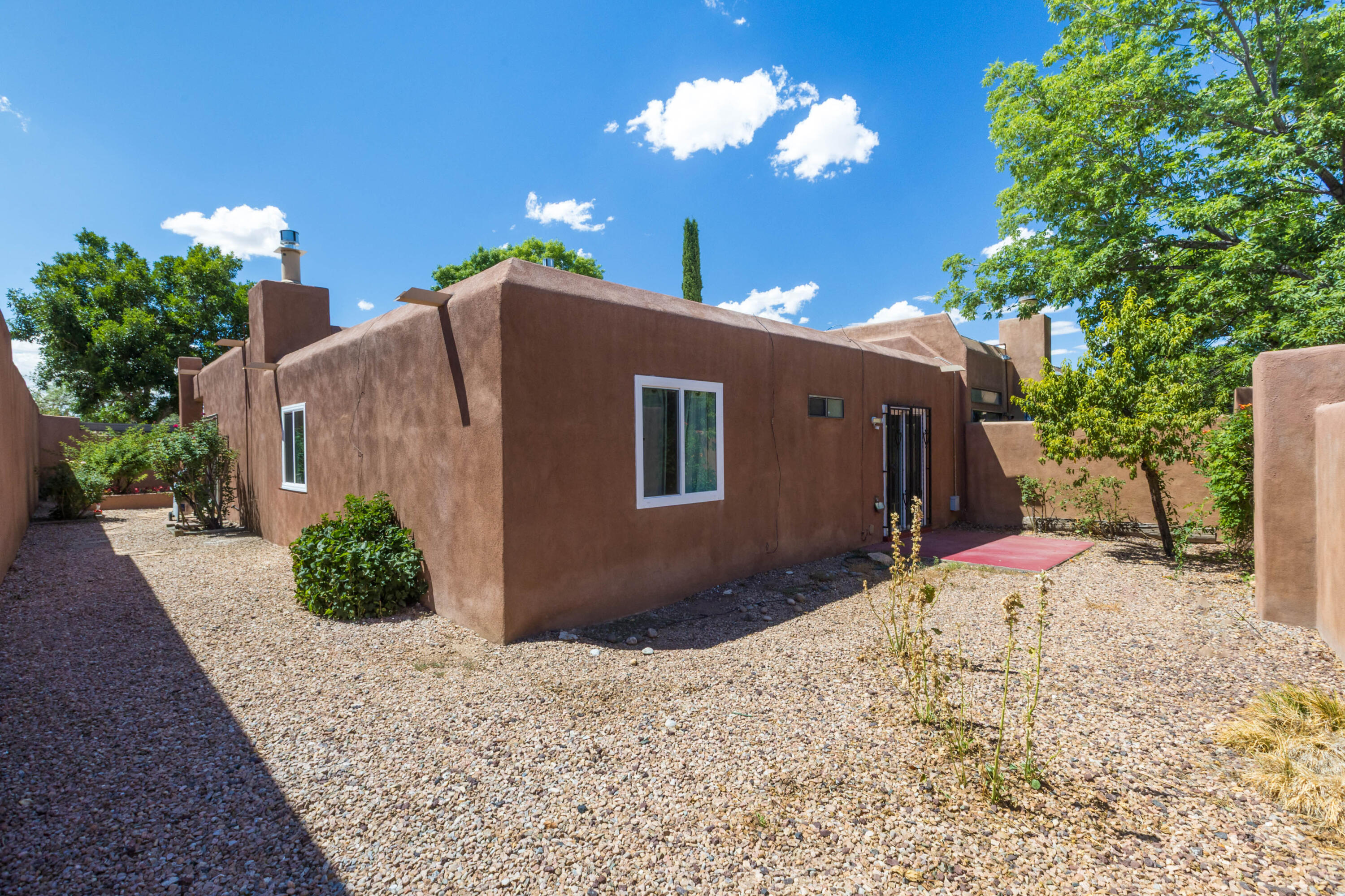 2404 Don Pedro NW