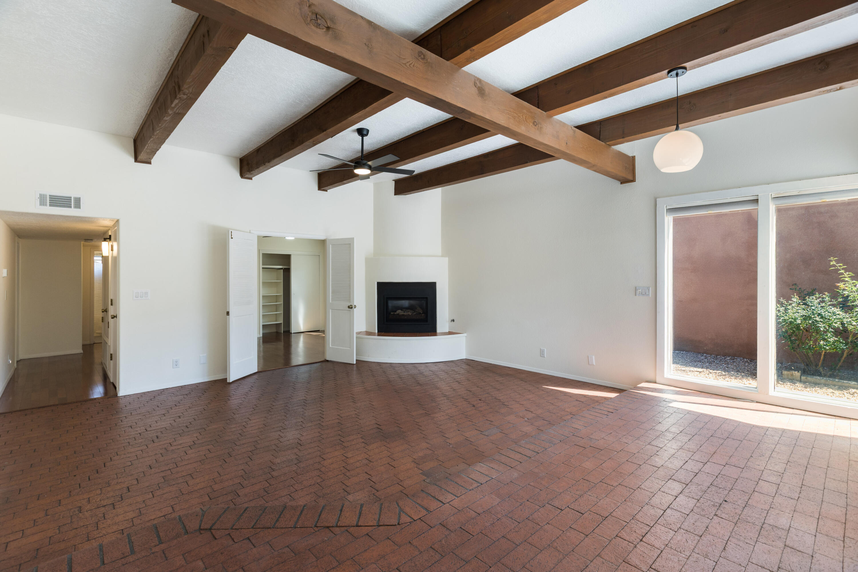 2404 Don Pedro NW