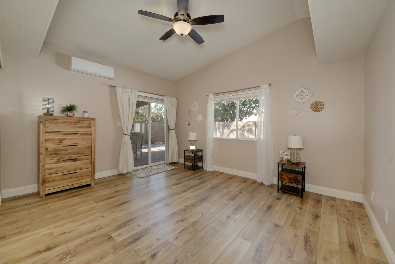 1012 Casa Maria Road NE