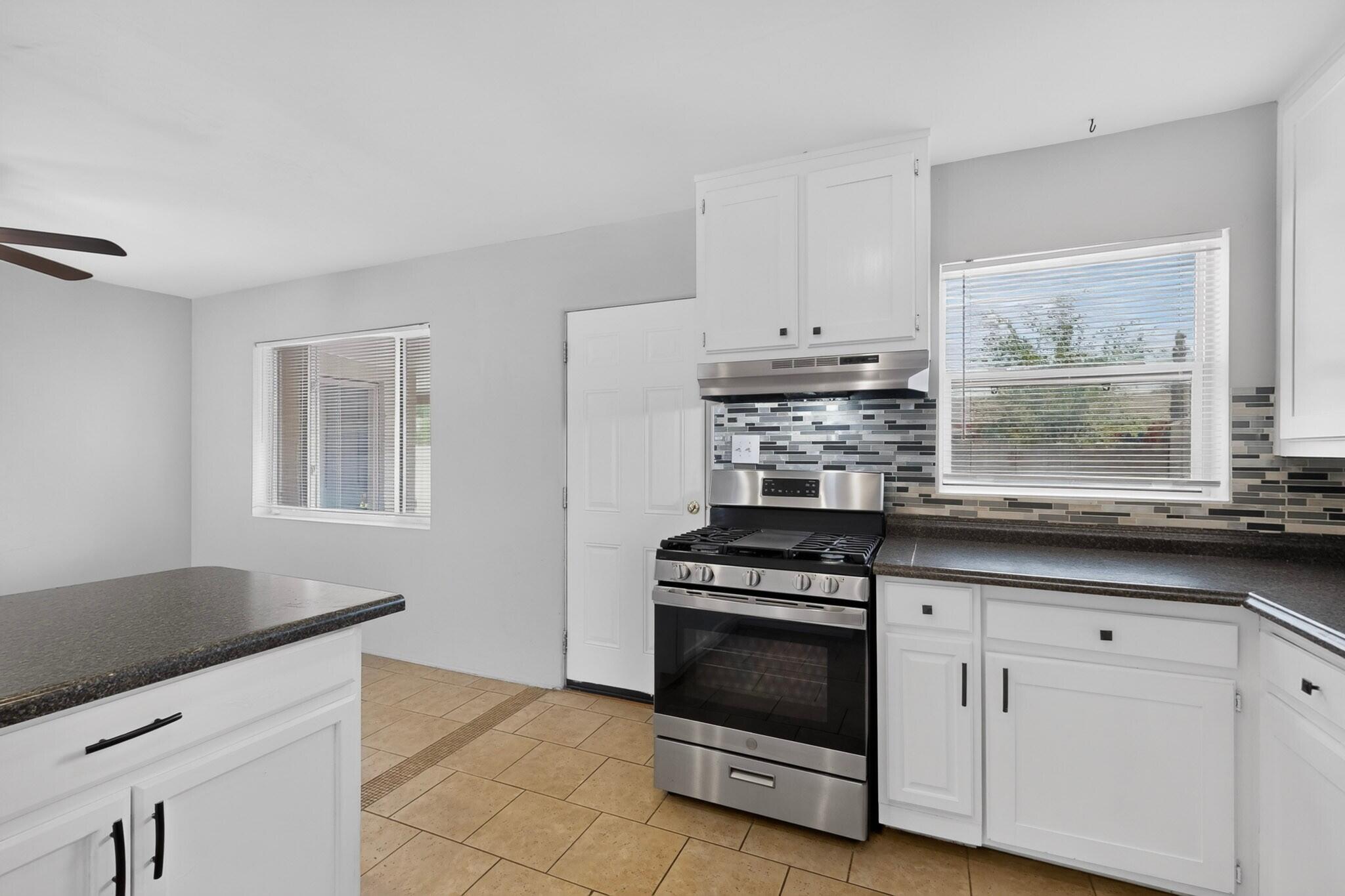 5808 Princess Jeanne Avenue NE