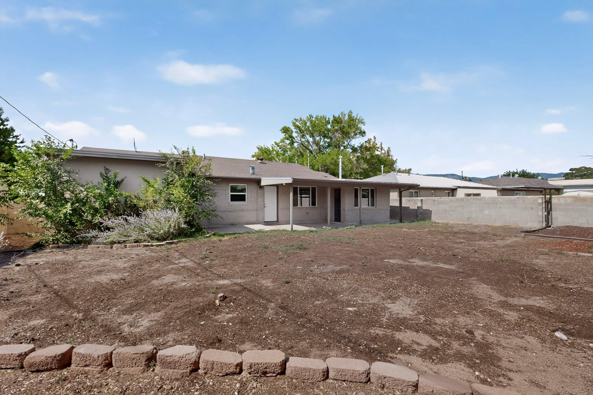 5808 Princess Jeanne Avenue NE