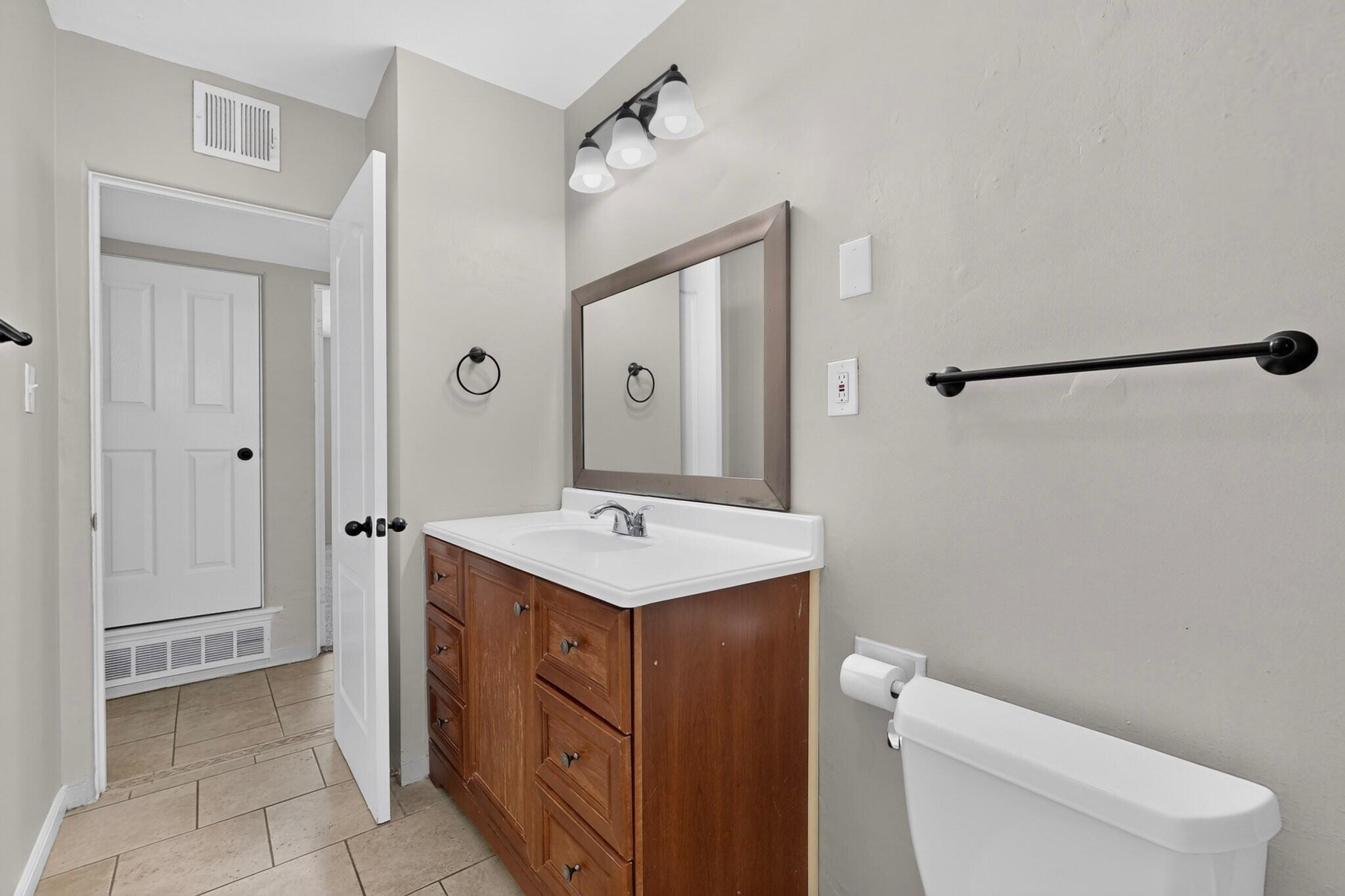 5808 Princess Jeanne Avenue NE