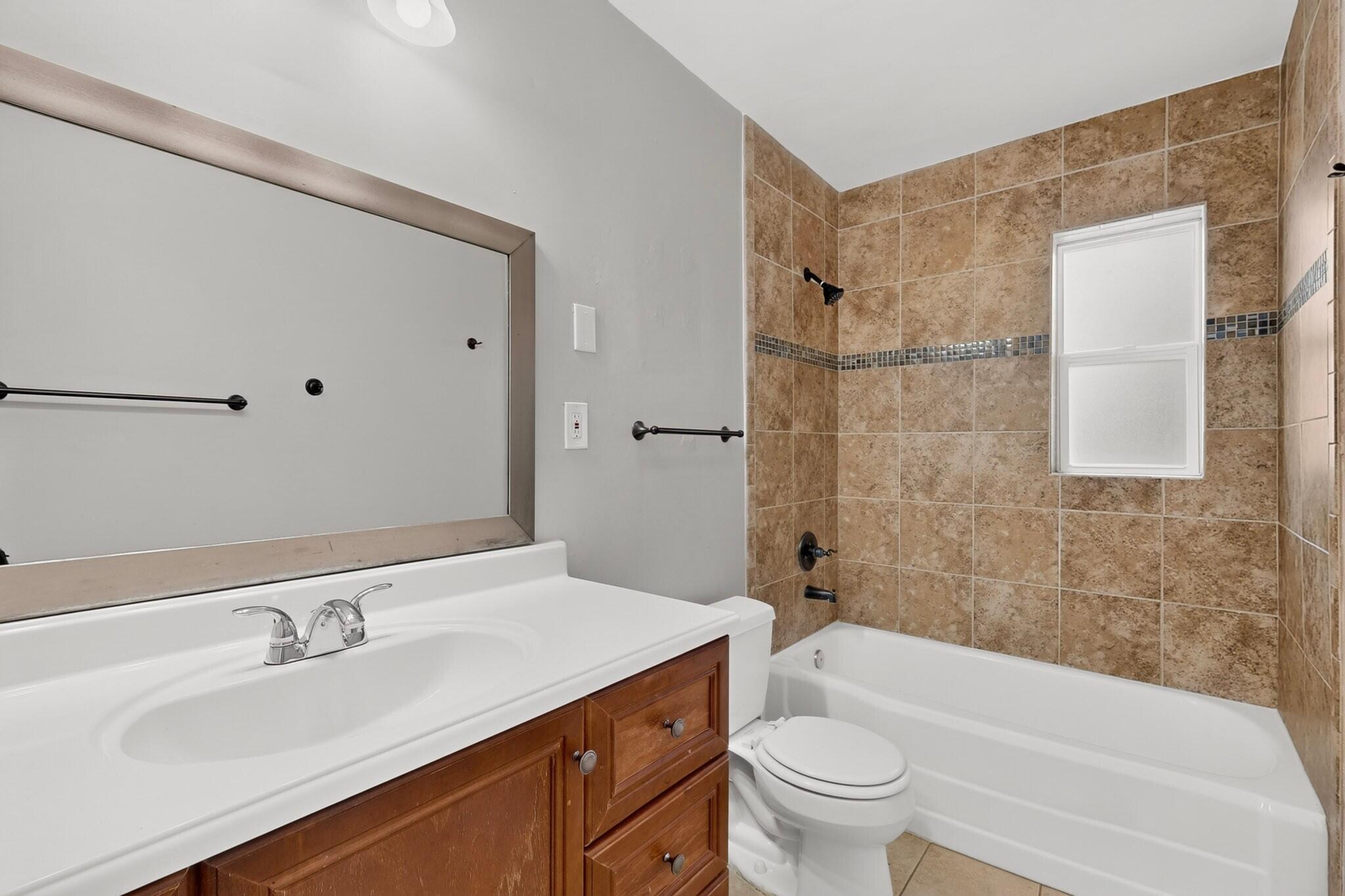 5808 Princess Jeanne Avenue NE