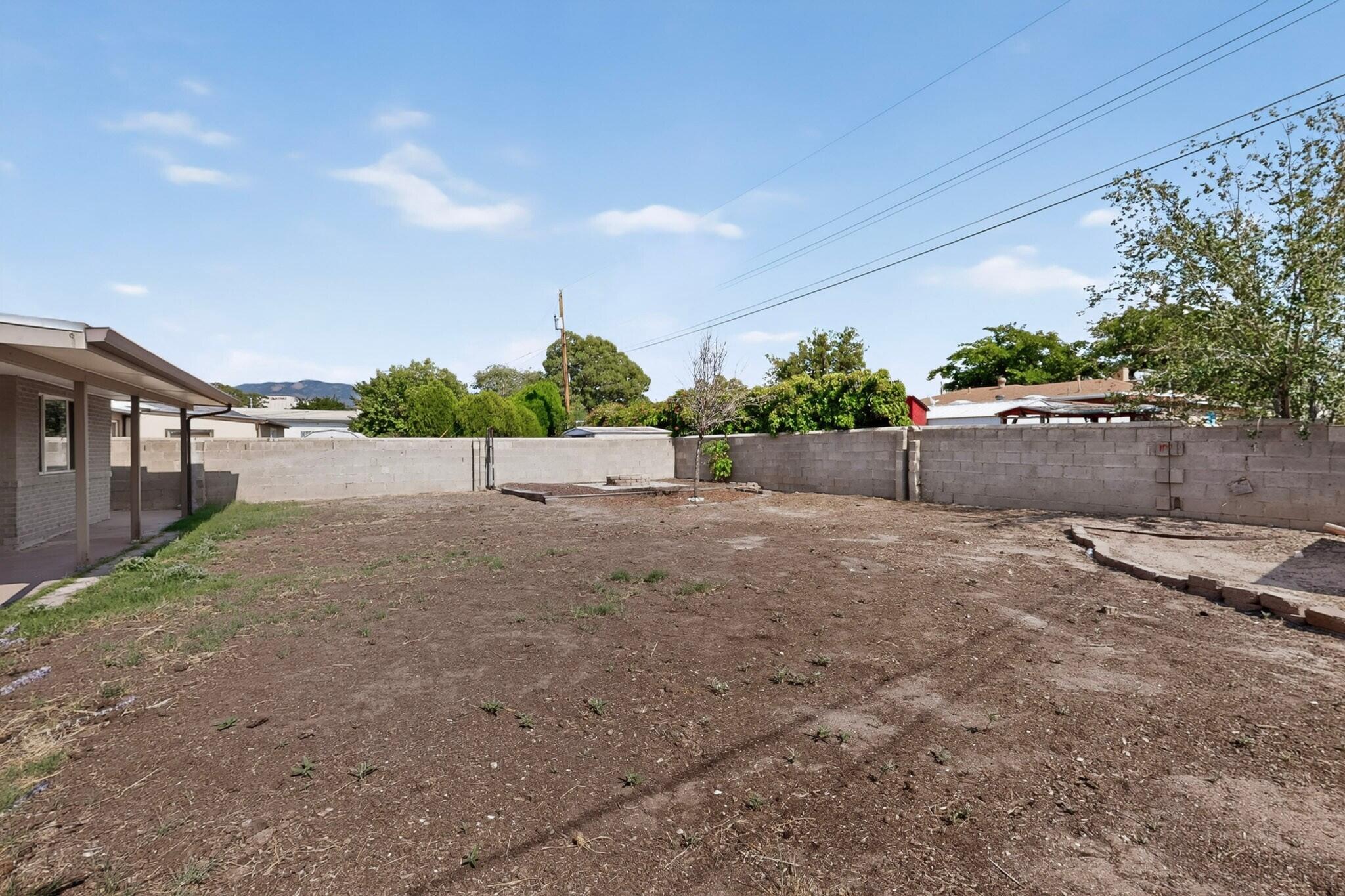 5808 Princess Jeanne Avenue NE